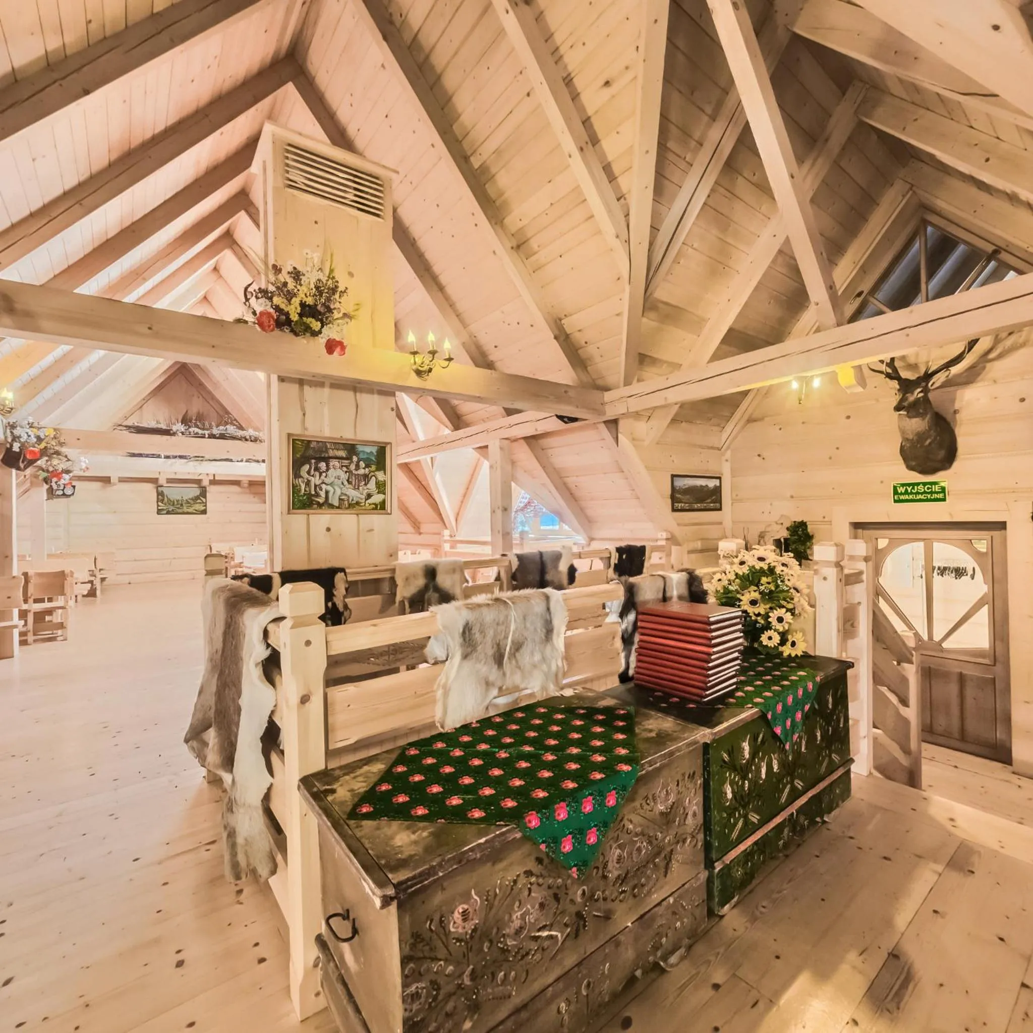 Restaurant/places to eat in Dom Wypoczynkowy U Chramca