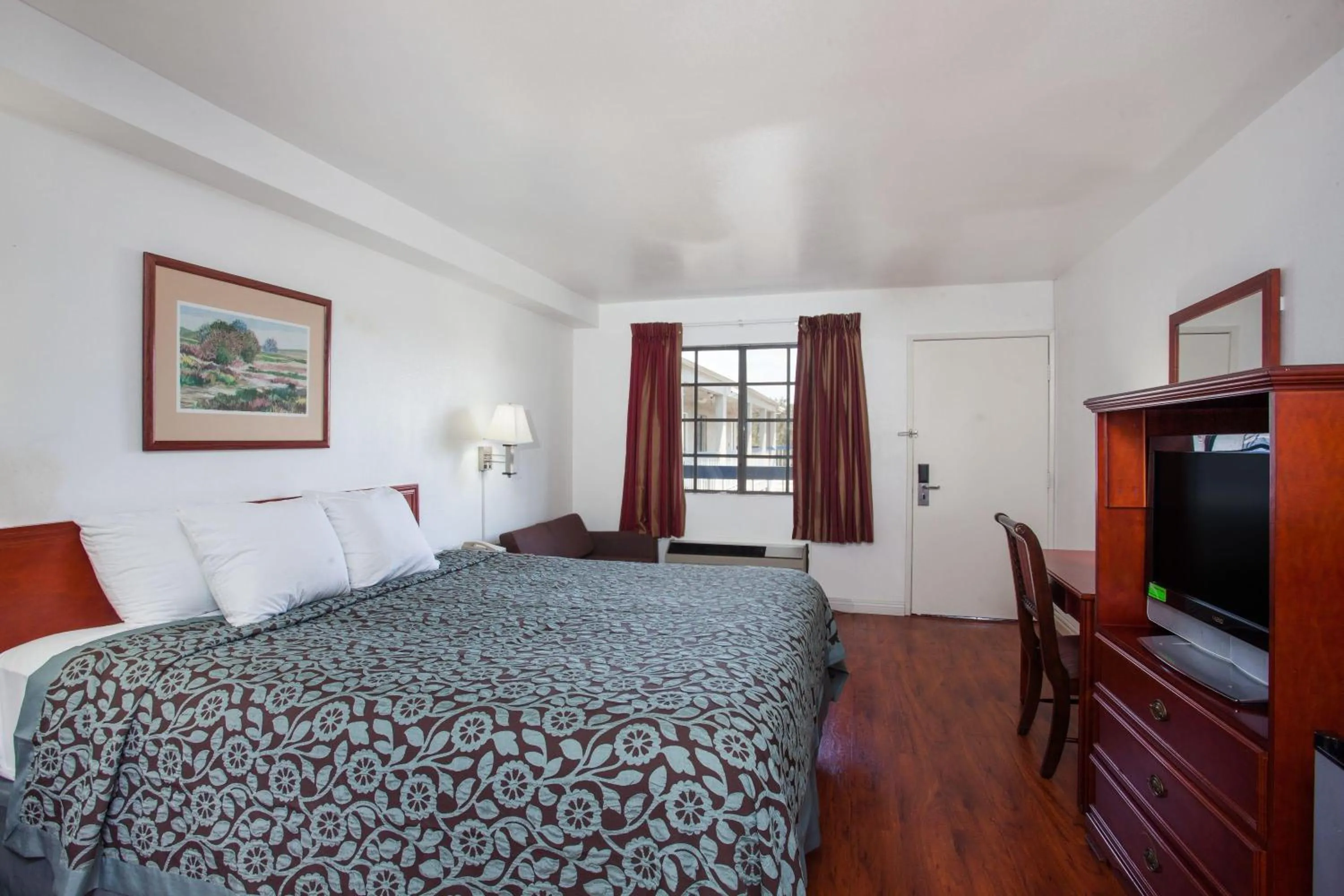 Photo of the whole room, Bed in Days Inn by Wyndham Orange Anaheim