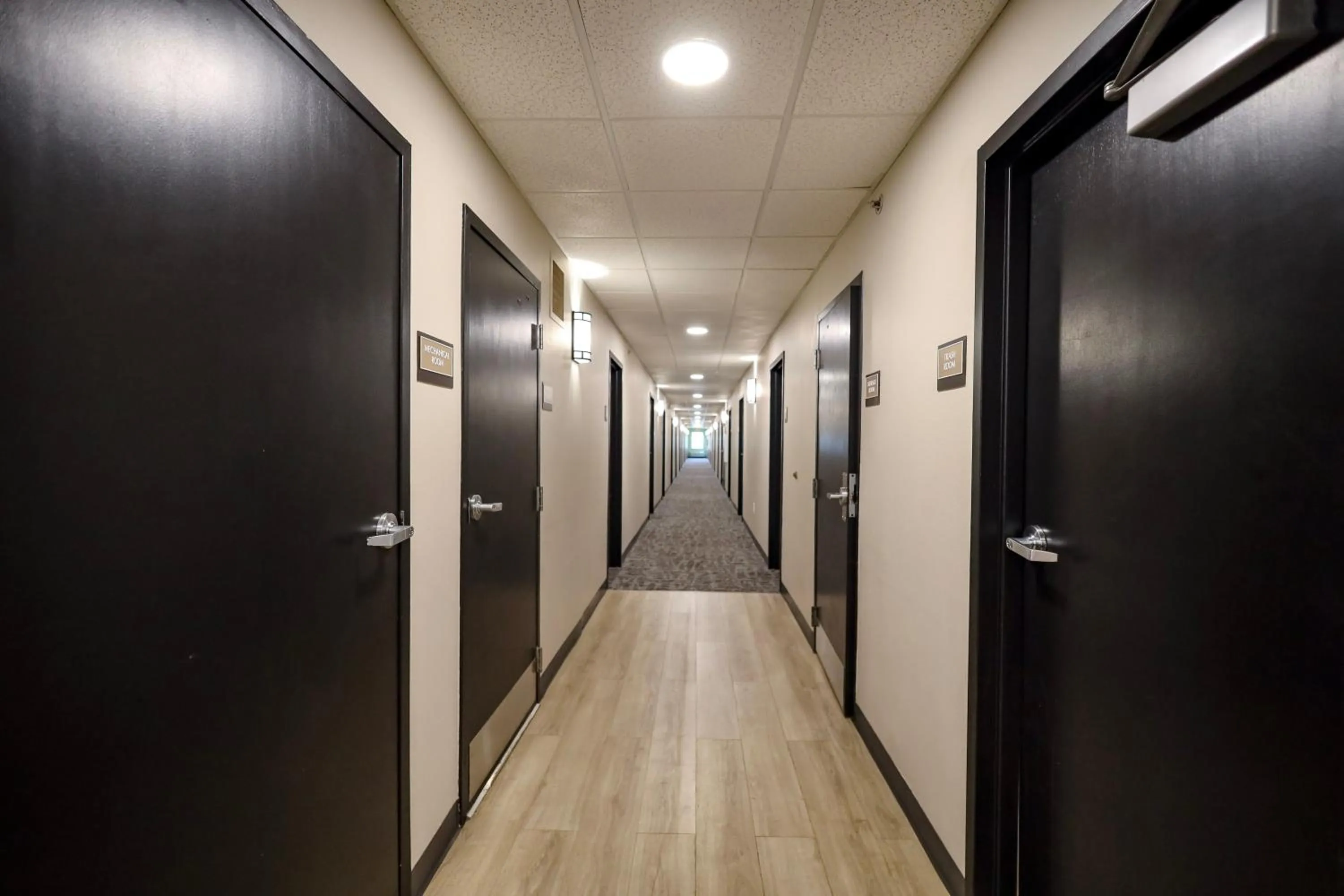Property building in Extended Stay America Suites - Cleveland - Beachwood - Orange Place - South
