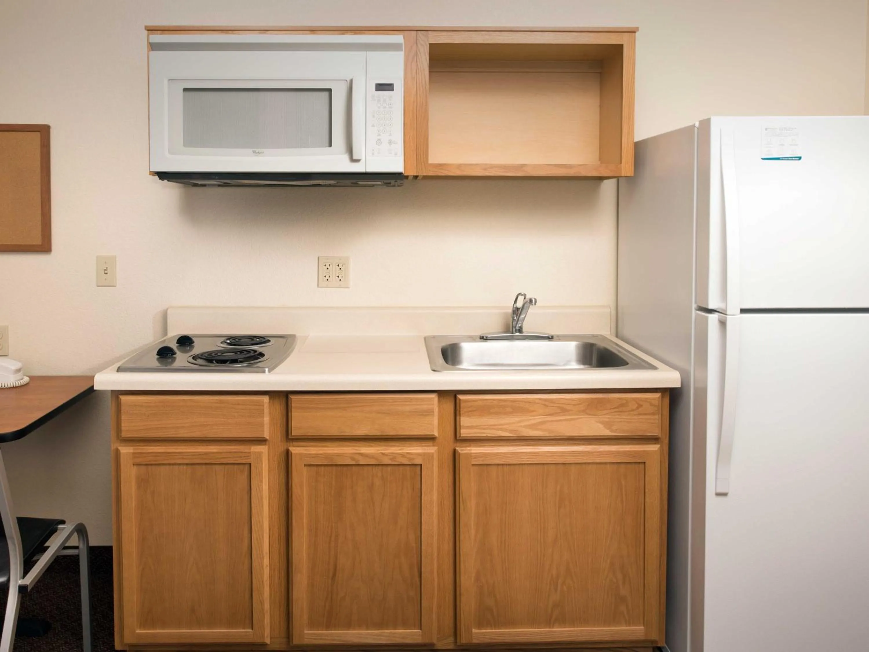 Kitchen or kitchenette in WoodSpring Suites Midland