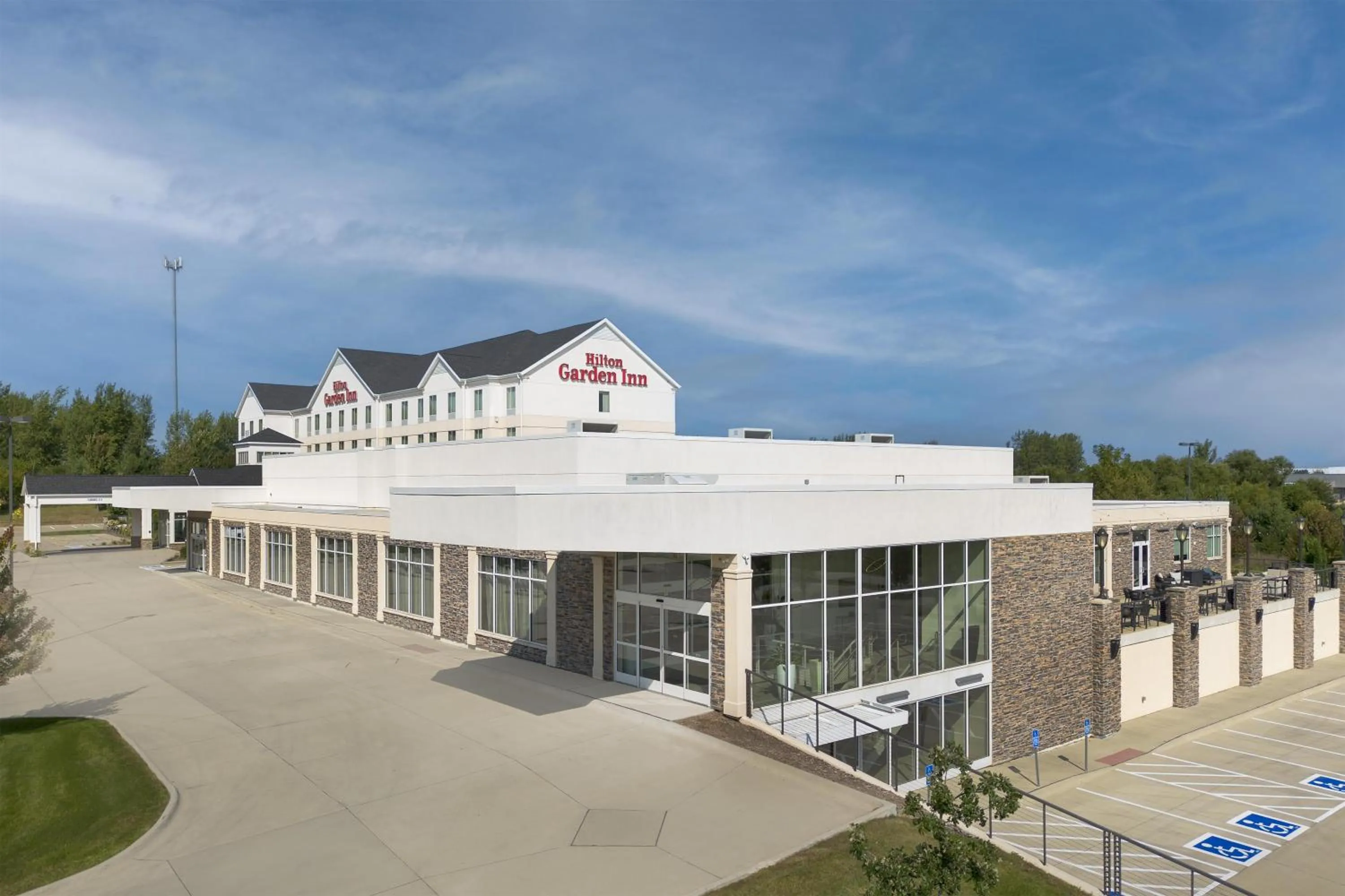 Property building in Hilton Garden Inn Cedar Falls Conference Center