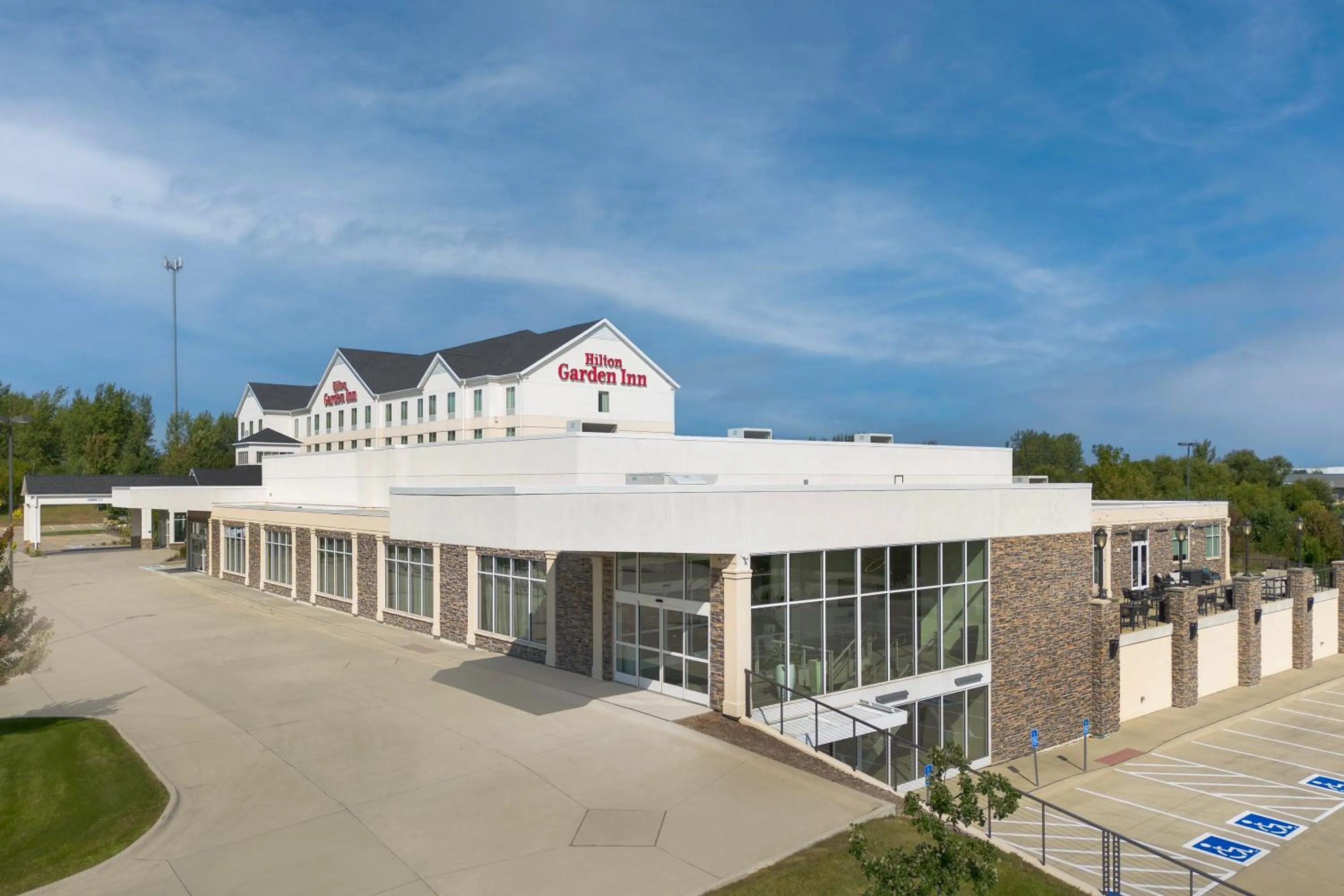 Property building in Hilton Garden Inn Cedar Falls Conference Center