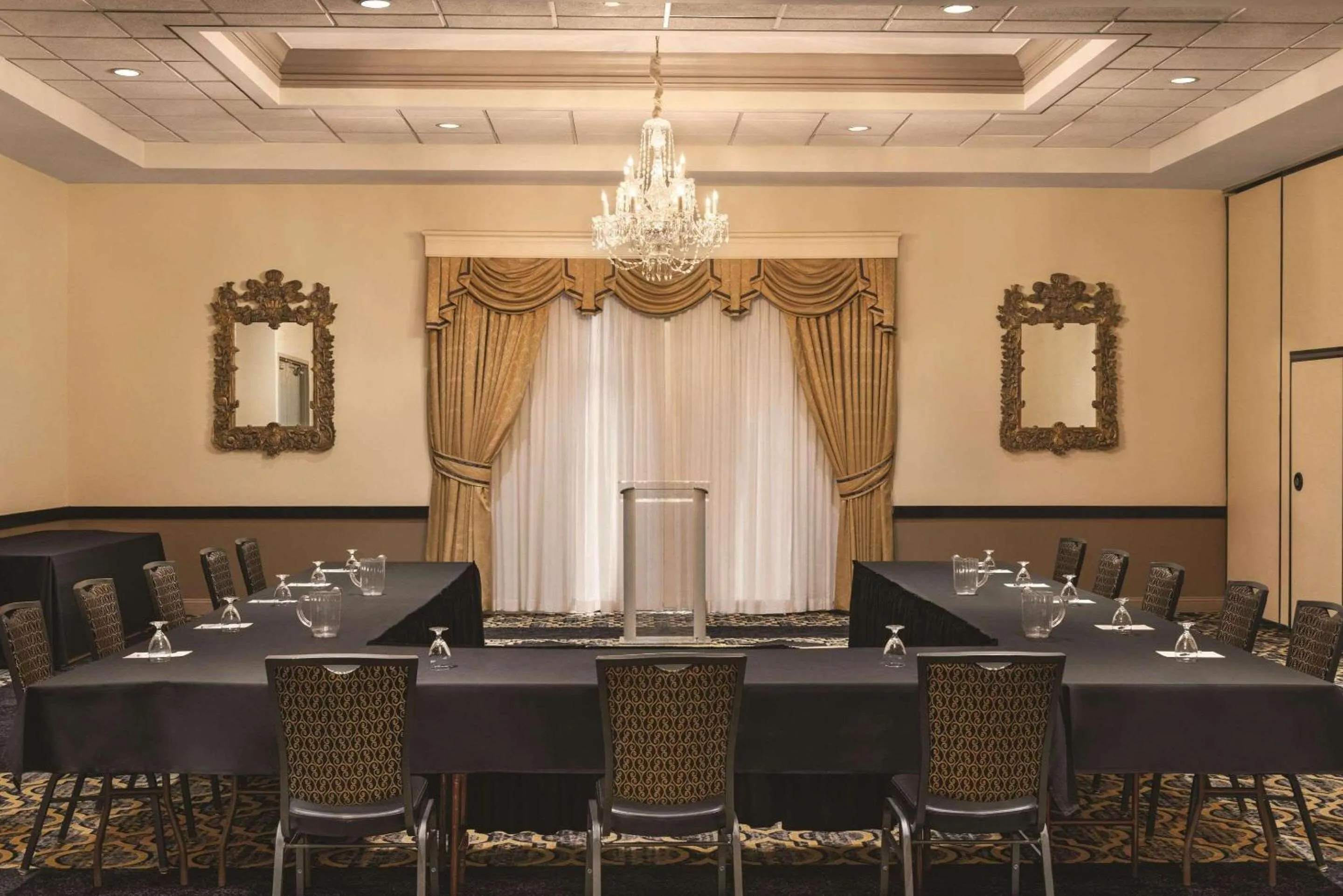Meeting/conference room in Radisson Hotel & Conference Center Rockford