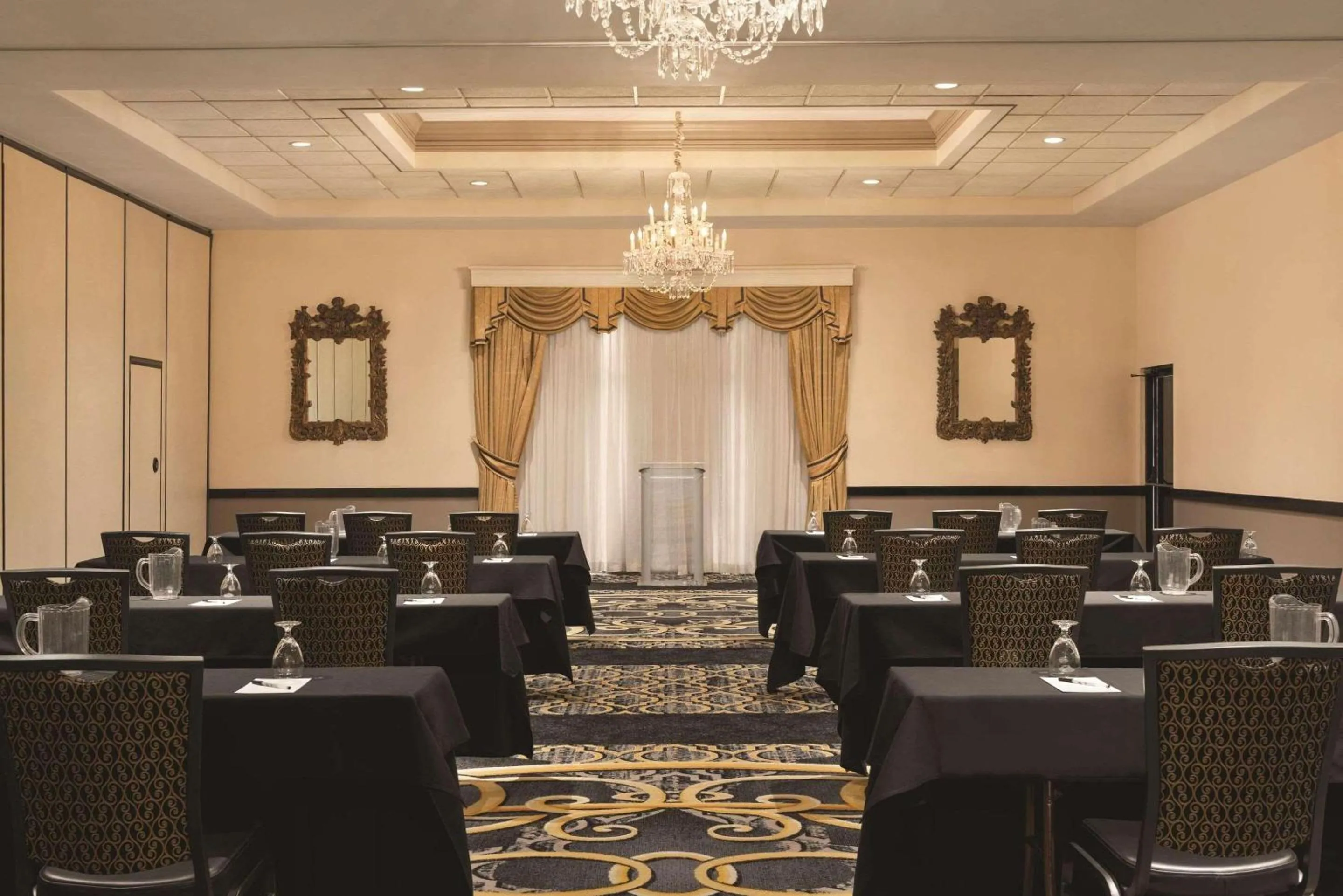 Meeting/conference room in Radisson Hotel & Conference Center Rockford