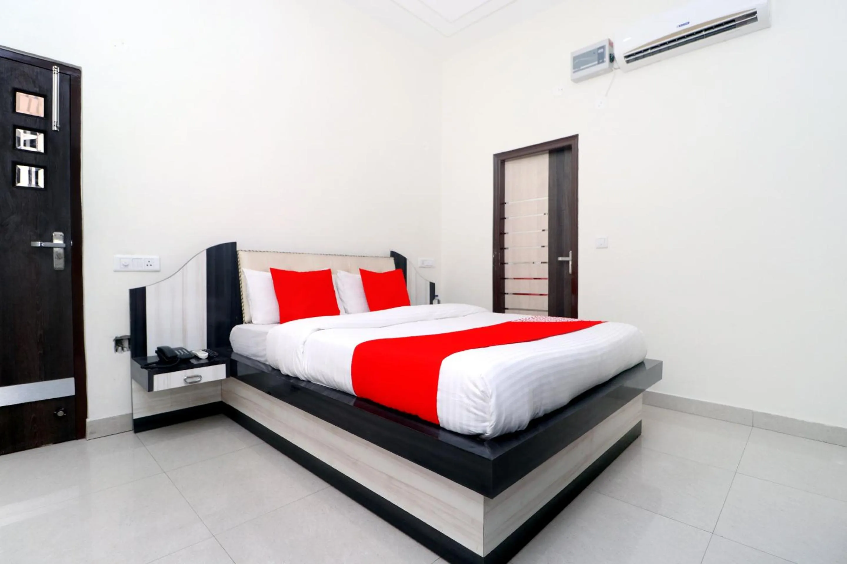 Bedroom, Bed in Hotel O Sangam Resort