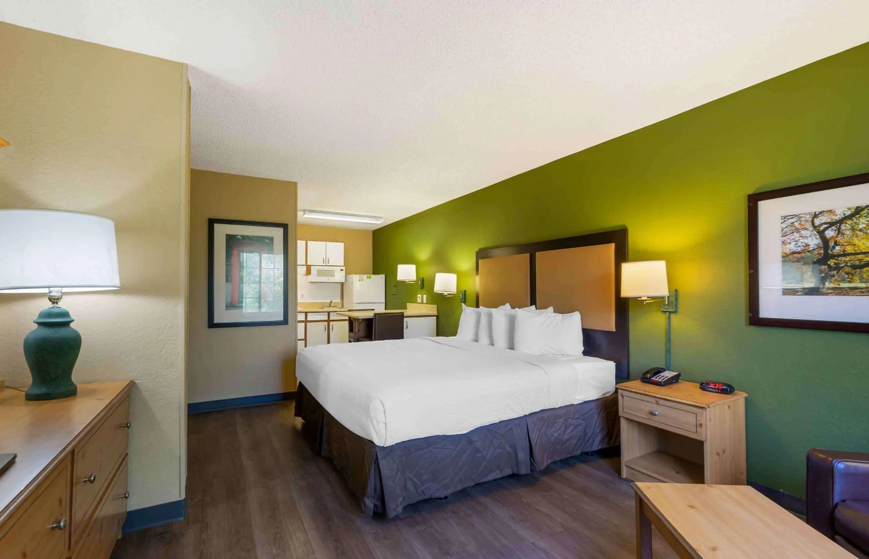 Bedroom, Bed in Extended Stay America Suites - Clearwater - Carillon Park