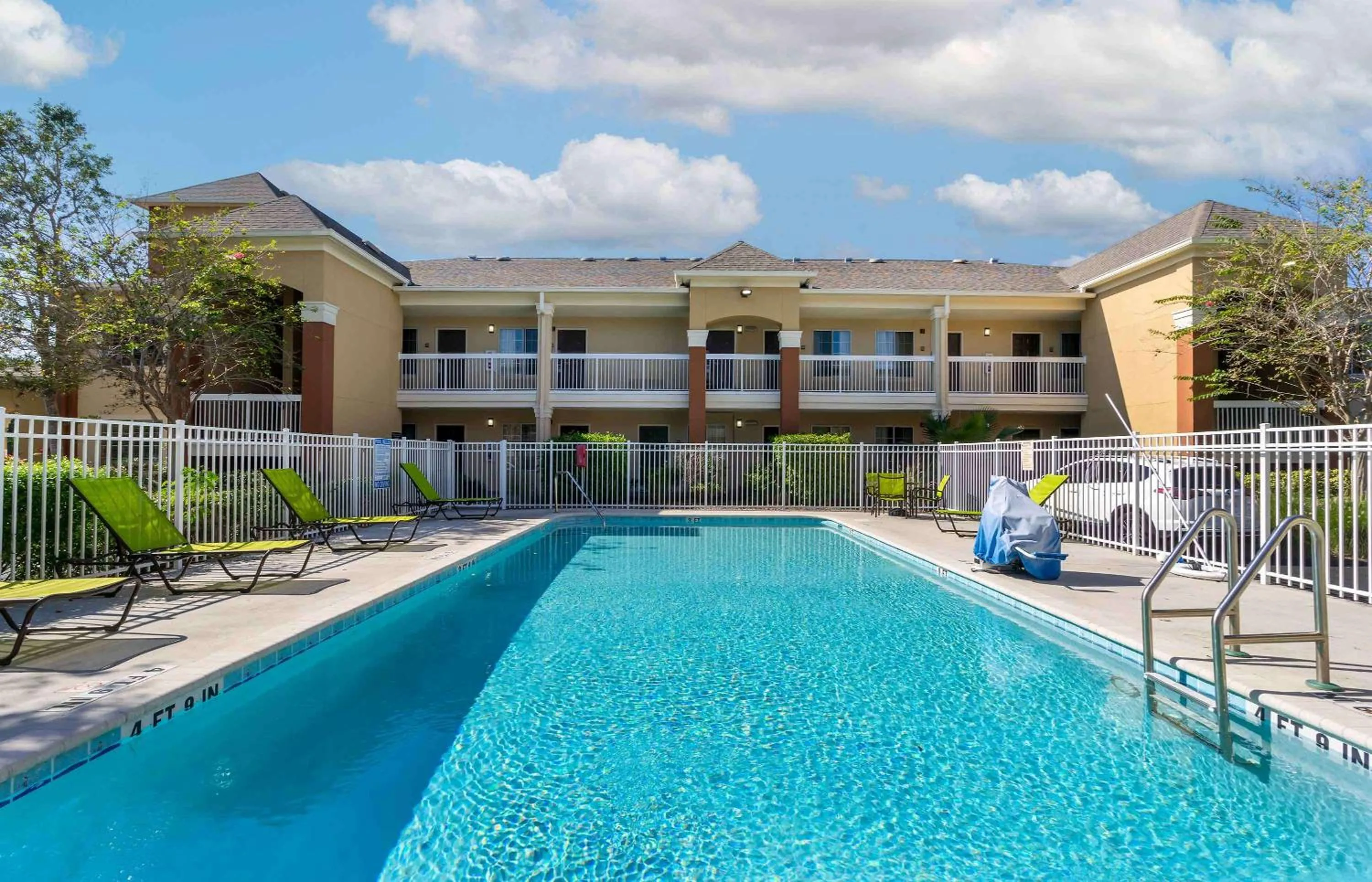Pool view in Extended Stay America Suites - Clearwater - Carillon Park