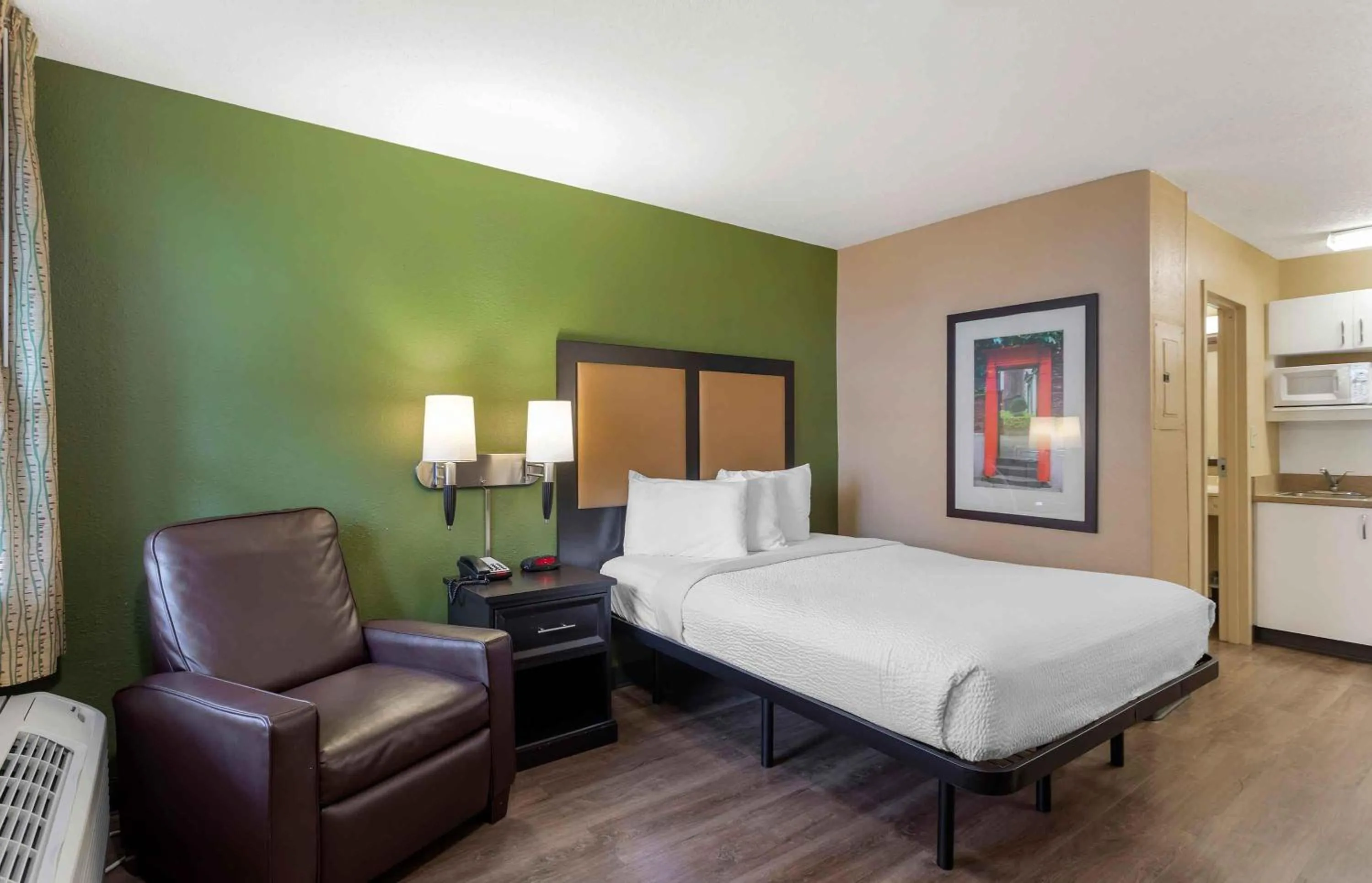 Bedroom, Bed in Extended Stay America Select Suites - Nashville - Airport