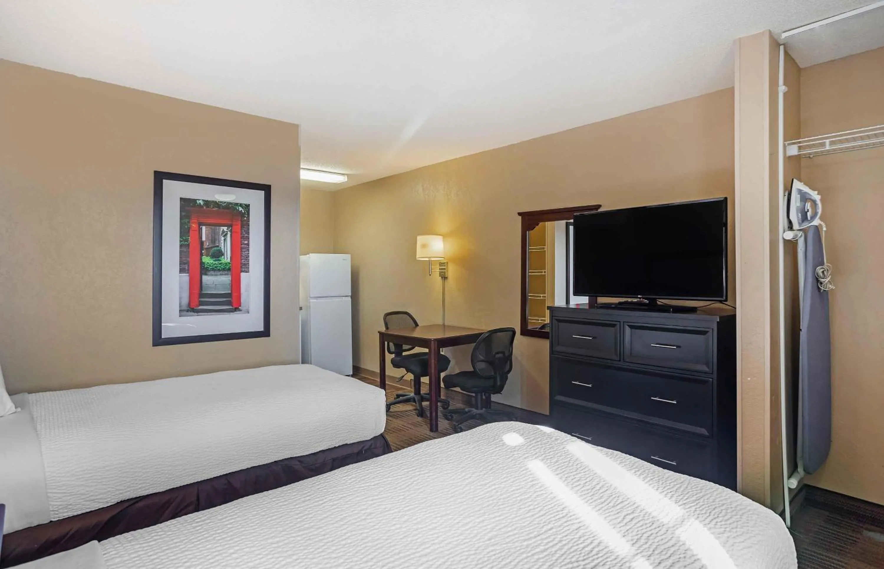 Bedroom, Bed in Extended Stay America Select Suites - Nashville - Airport