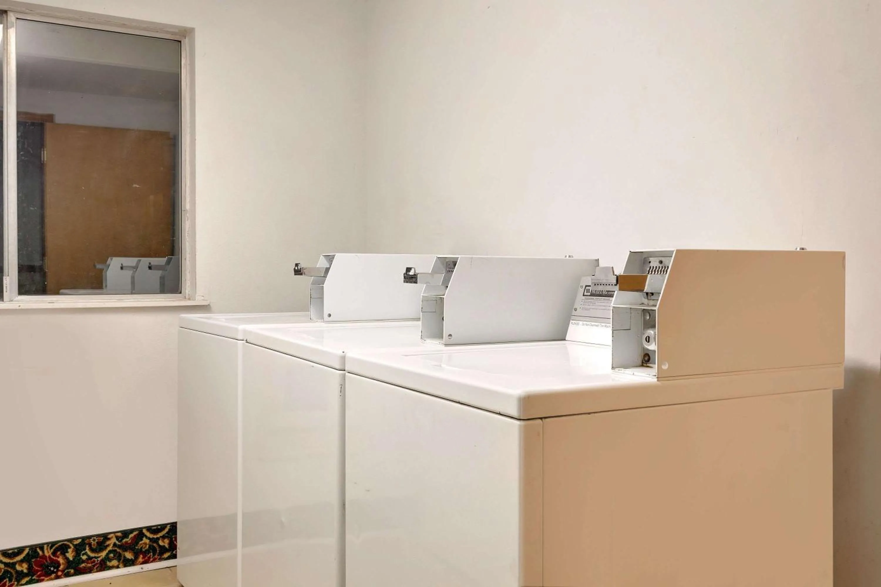 On site, Kitchen/Kitchenette in Knights Inn Evanston