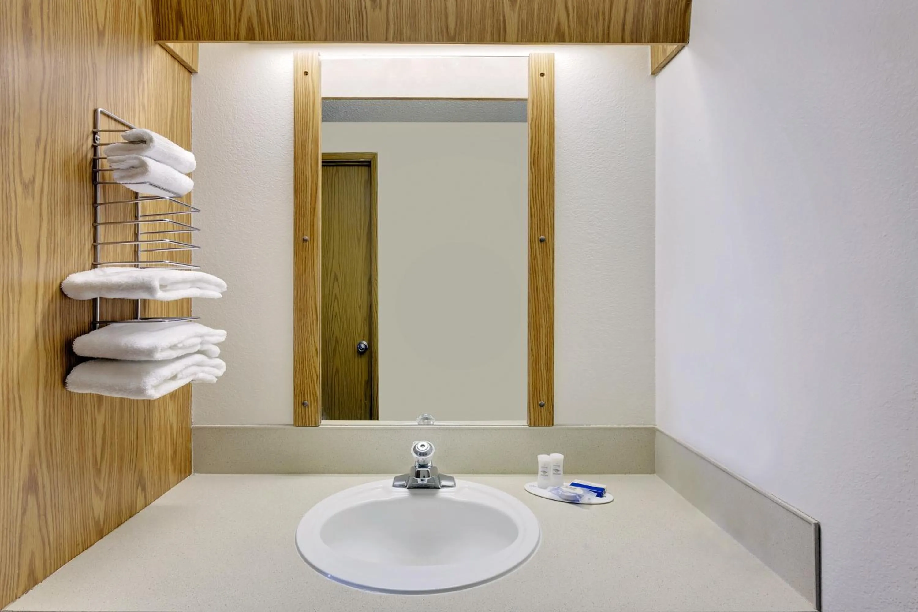 Bathroom in Knights Inn Evanston