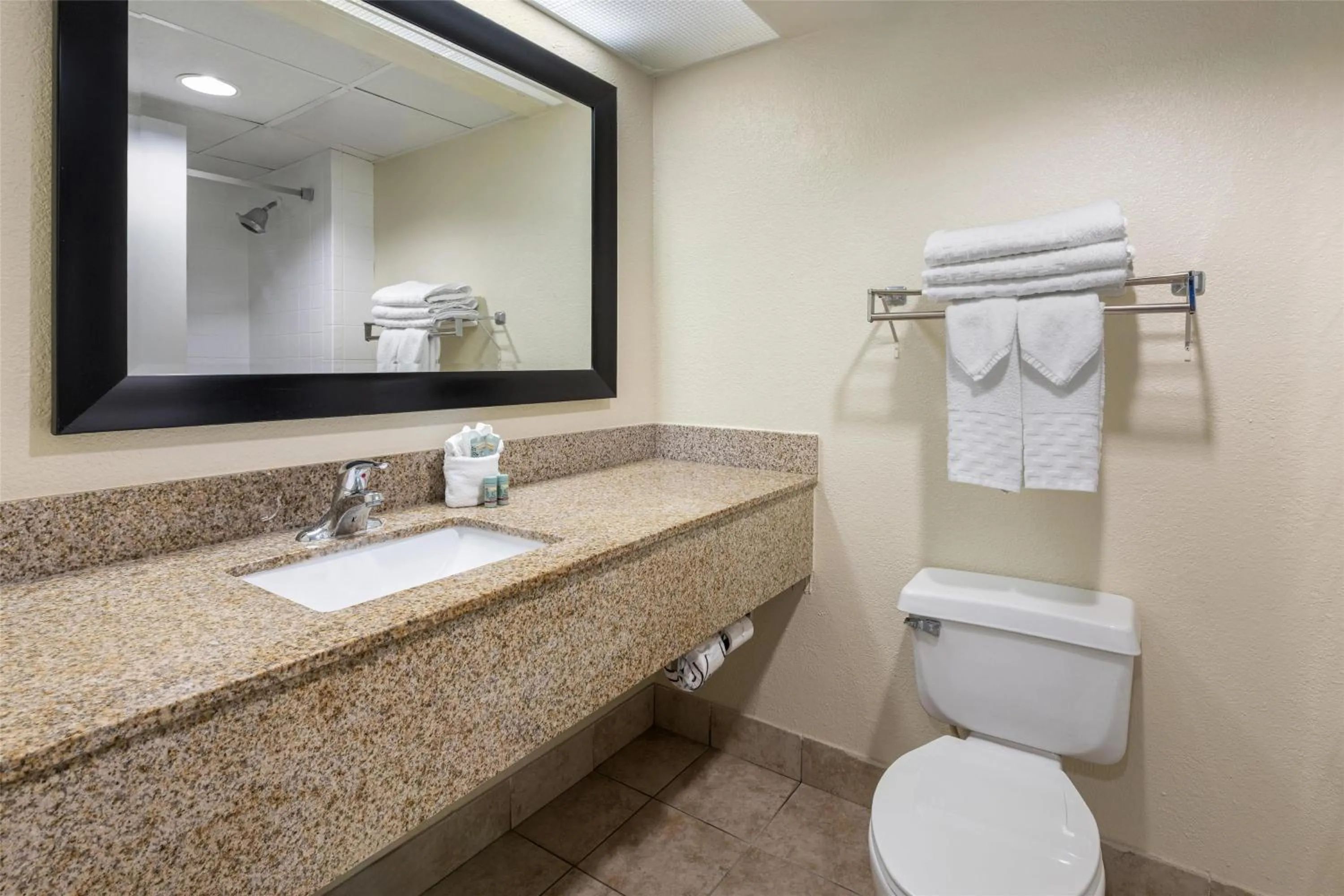 Bathroom in Best Western Gateway To The Keys - Florida City, Homestead, Everglades