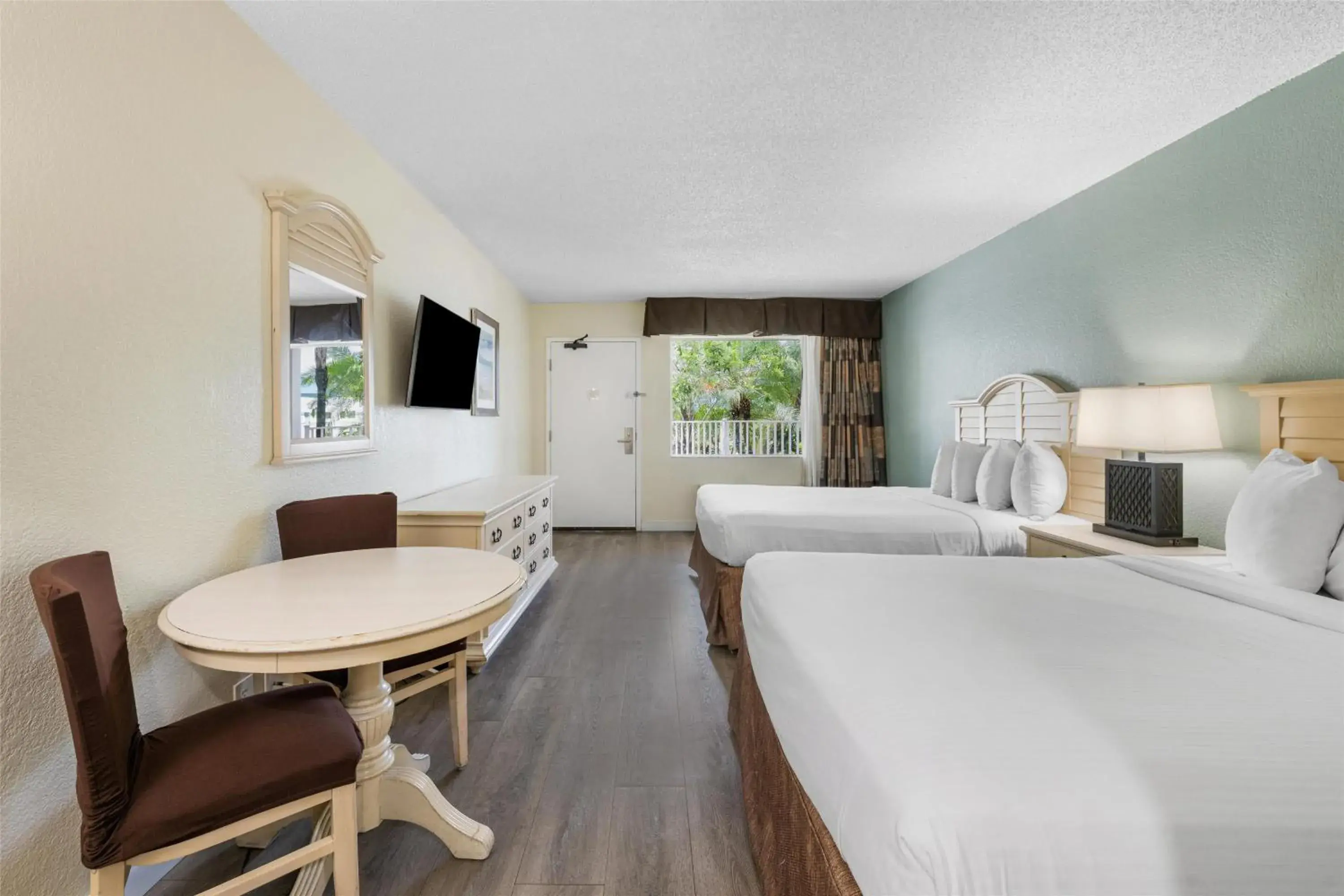 Queen Room with Two Queen Beds - Pool View - Non-smoking in Best Western Gateway To The Keys - Florida City, Homestead, Everglades Queen Room with Two Queen Beds - Pool View - Non-smoking in Best Western Gateway To The Keys - Florida City, Homestead, Everglades