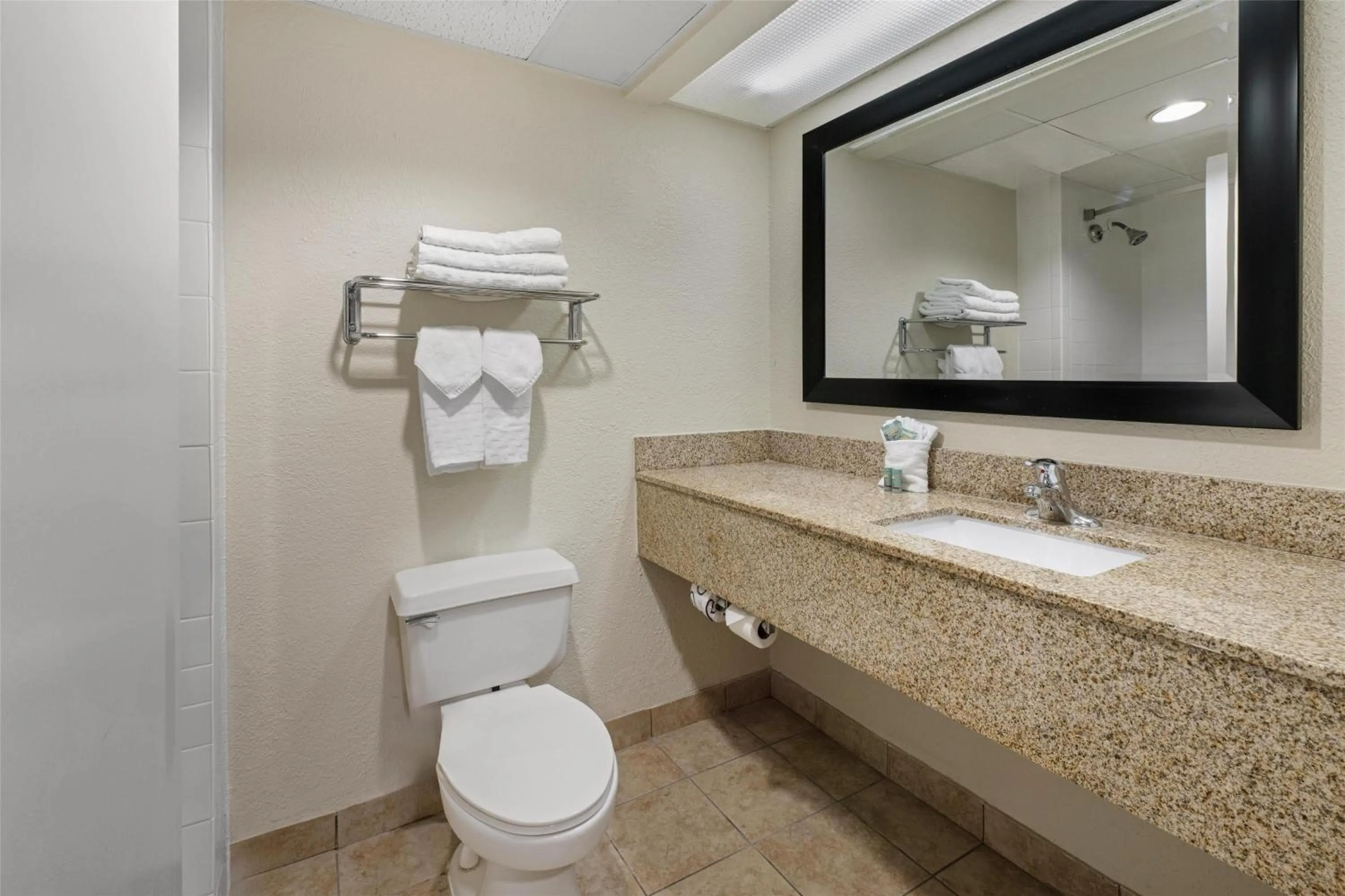 Bathroom in Best Western Gateway To The Keys - Florida City, Homestead, Everglades