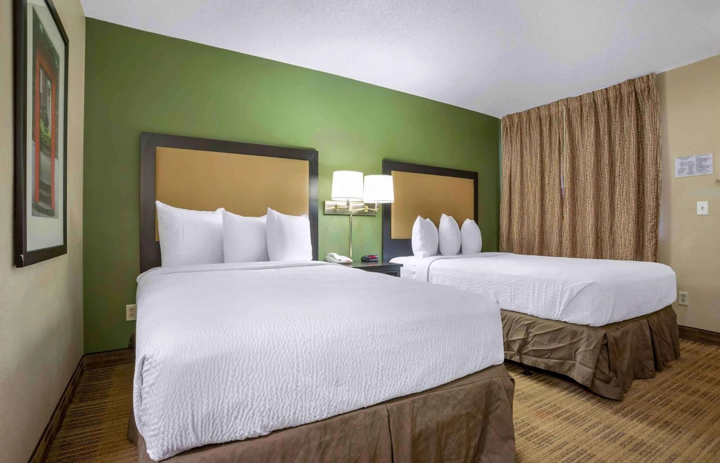 Bedroom, Bed in Extended Stay America Suites - Mobile - Spring Hill
