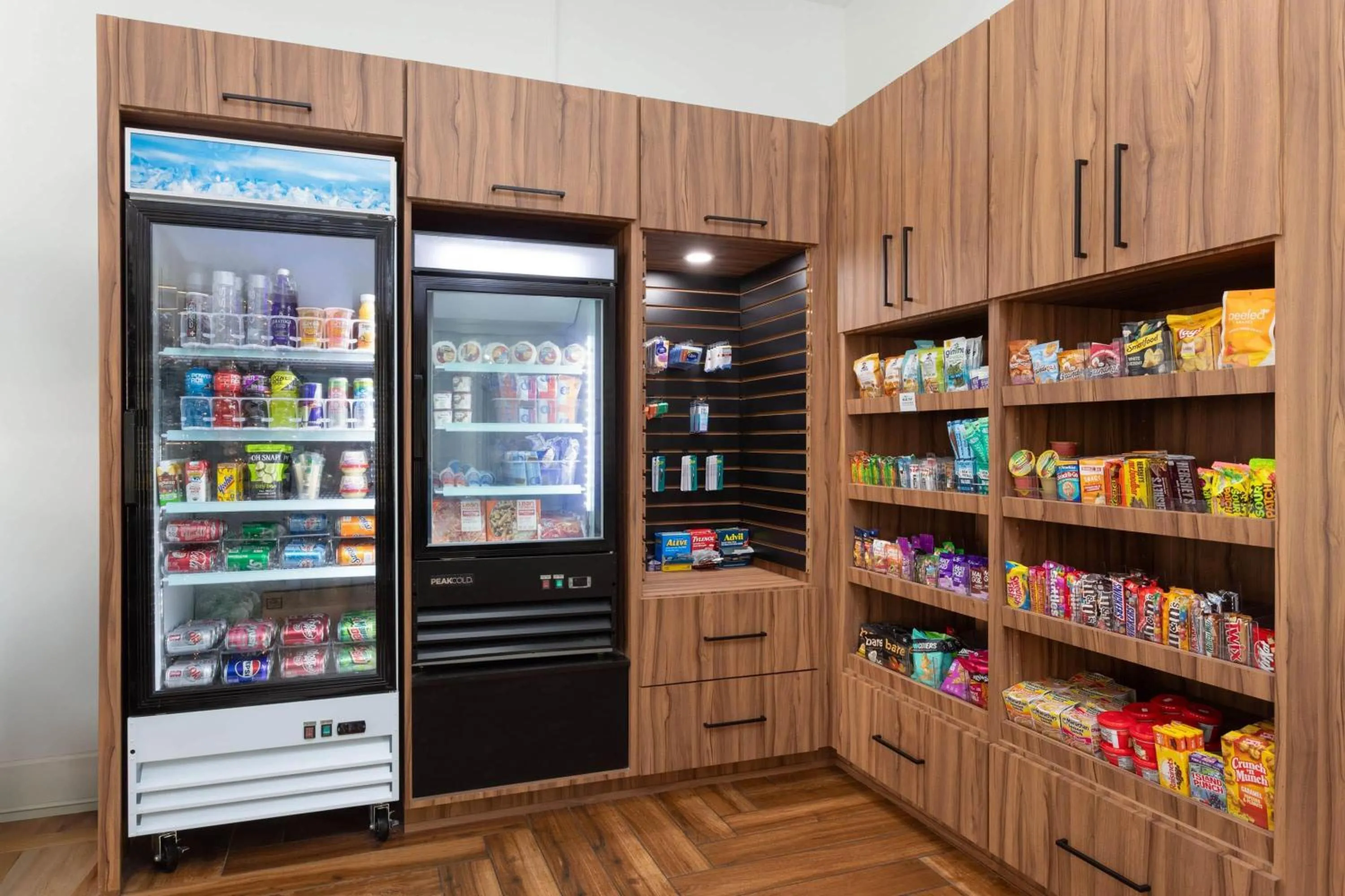 Food and drinks in PaddleTail Waterfront Lodge, Trademark Collection by Wyndham