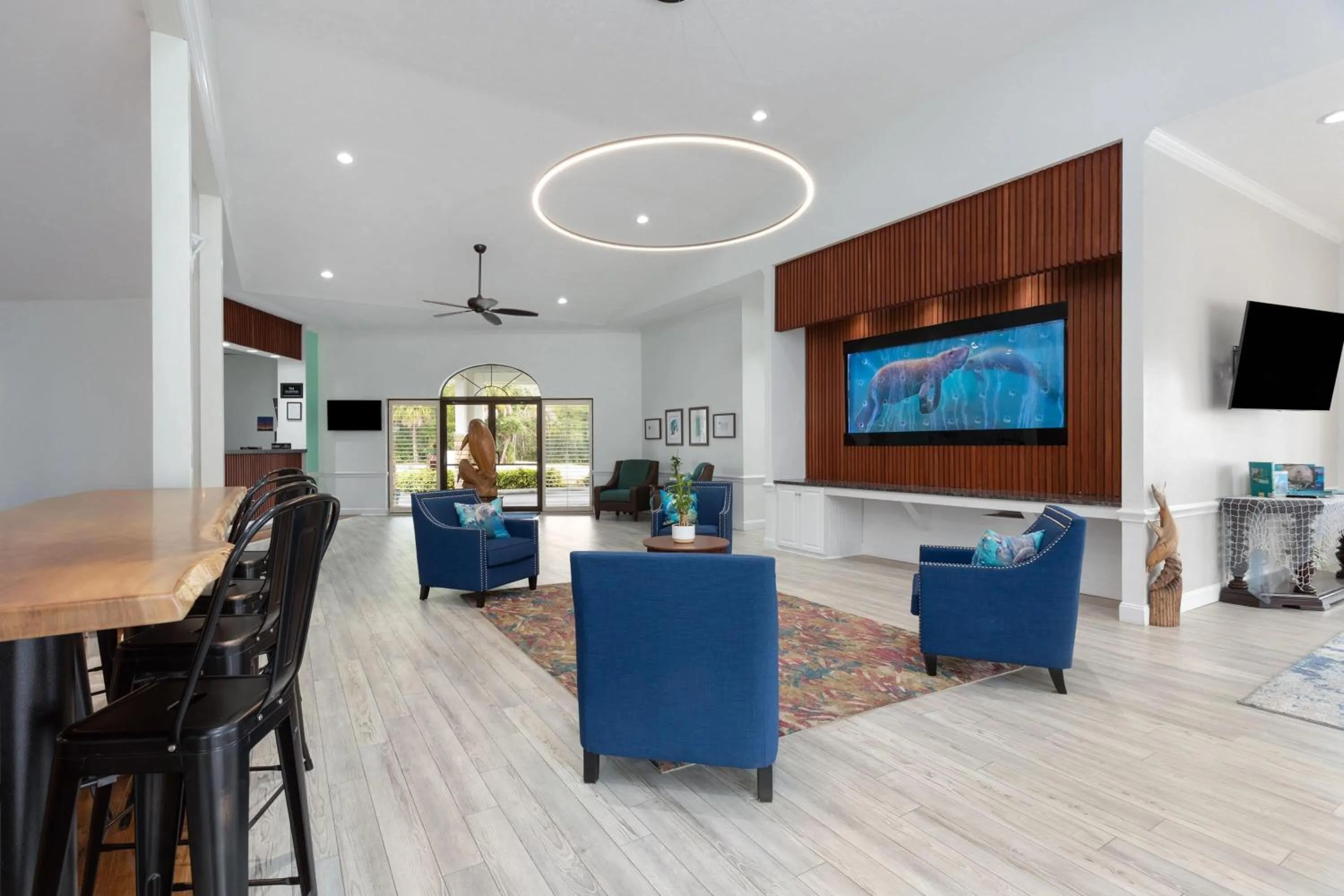 Lobby or reception in PaddleTail Waterfront Lodge, Trademark Collection by Wyndham