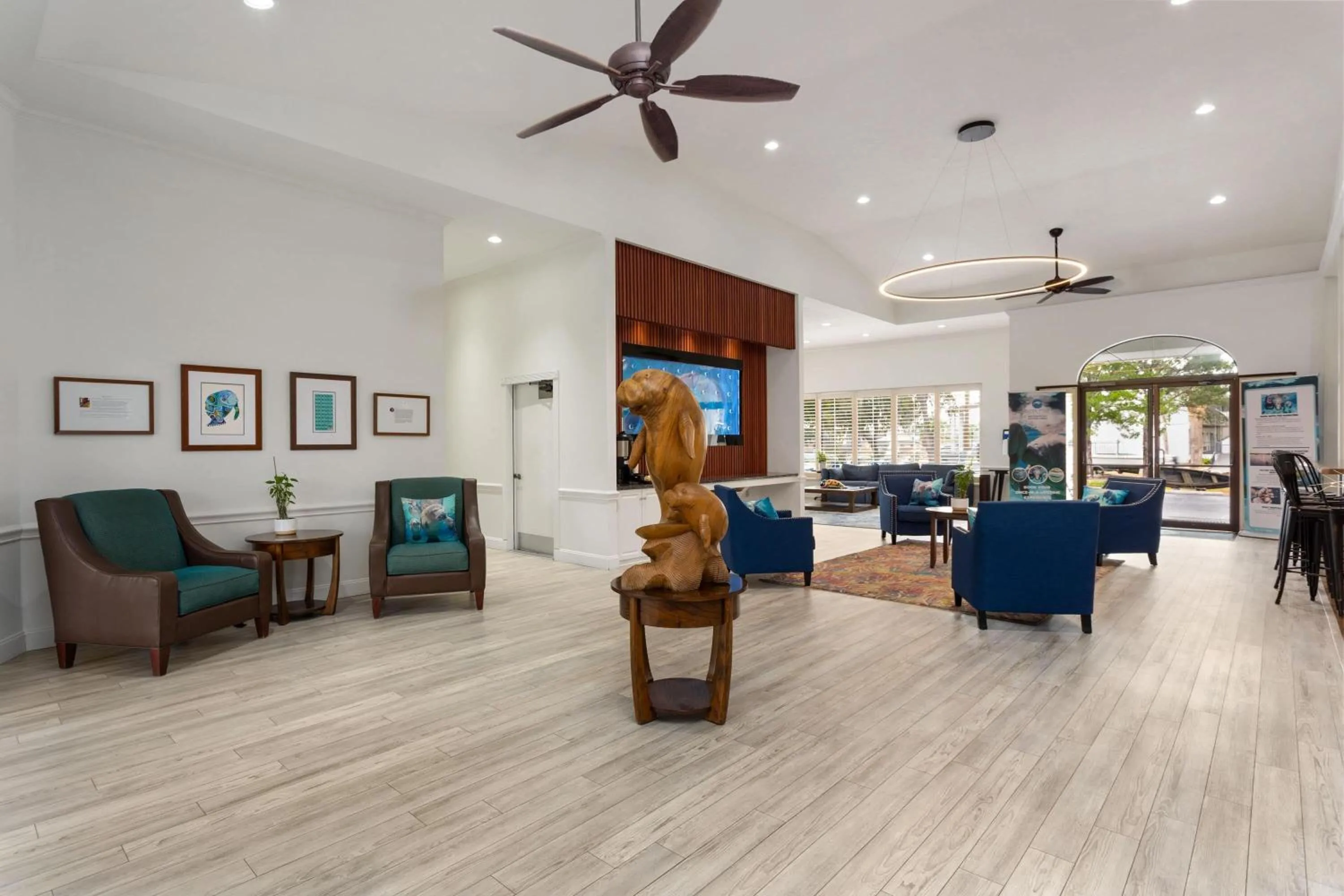 Lobby or reception in PaddleTail Waterfront Lodge, Trademark Collection by Wyndham