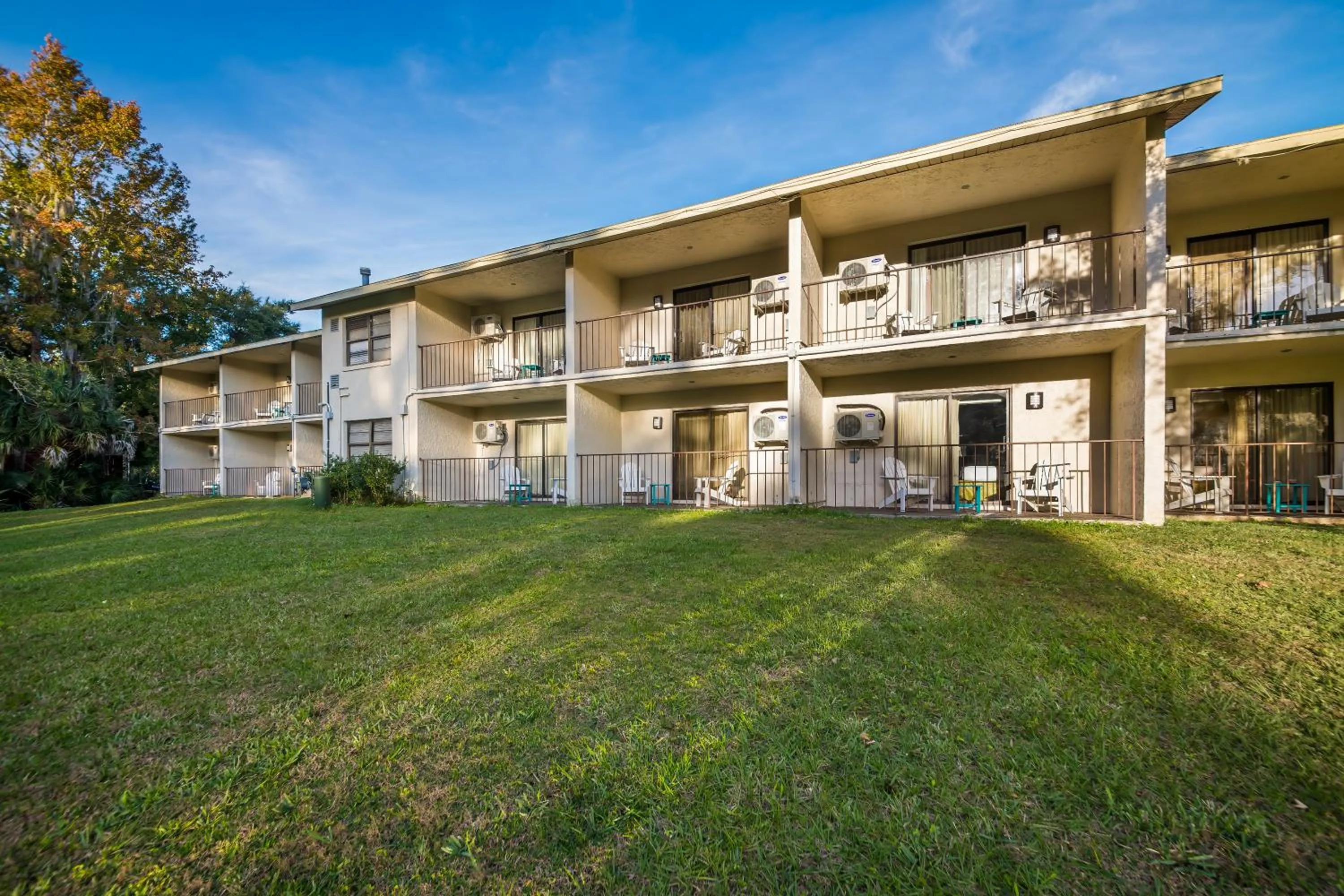 Property building in PaddleTail Waterfront Lodge, Trademark Collection by Wyndham