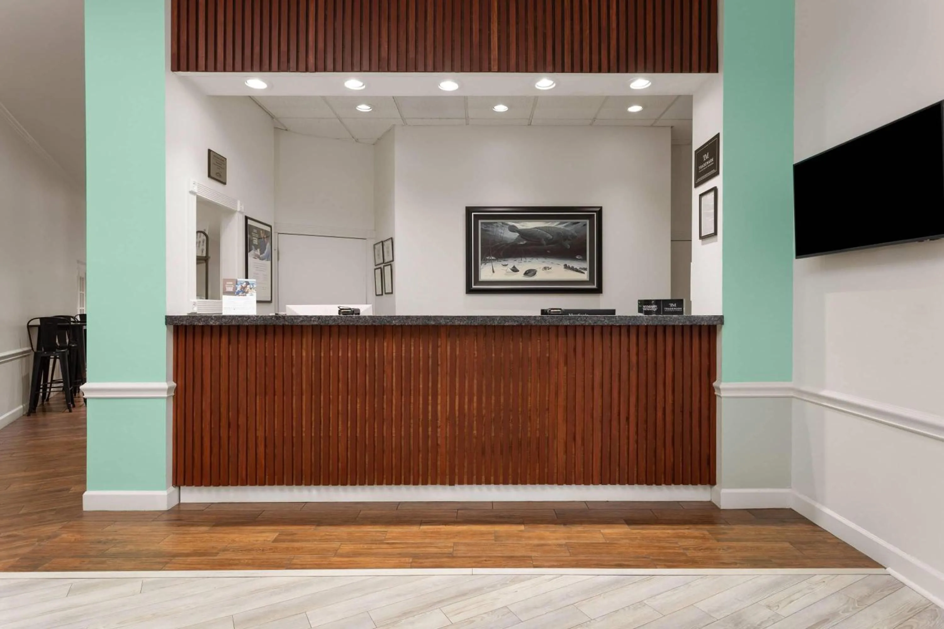Lobby or reception in PaddleTail Waterfront Lodge, Trademark Collection by Wyndham