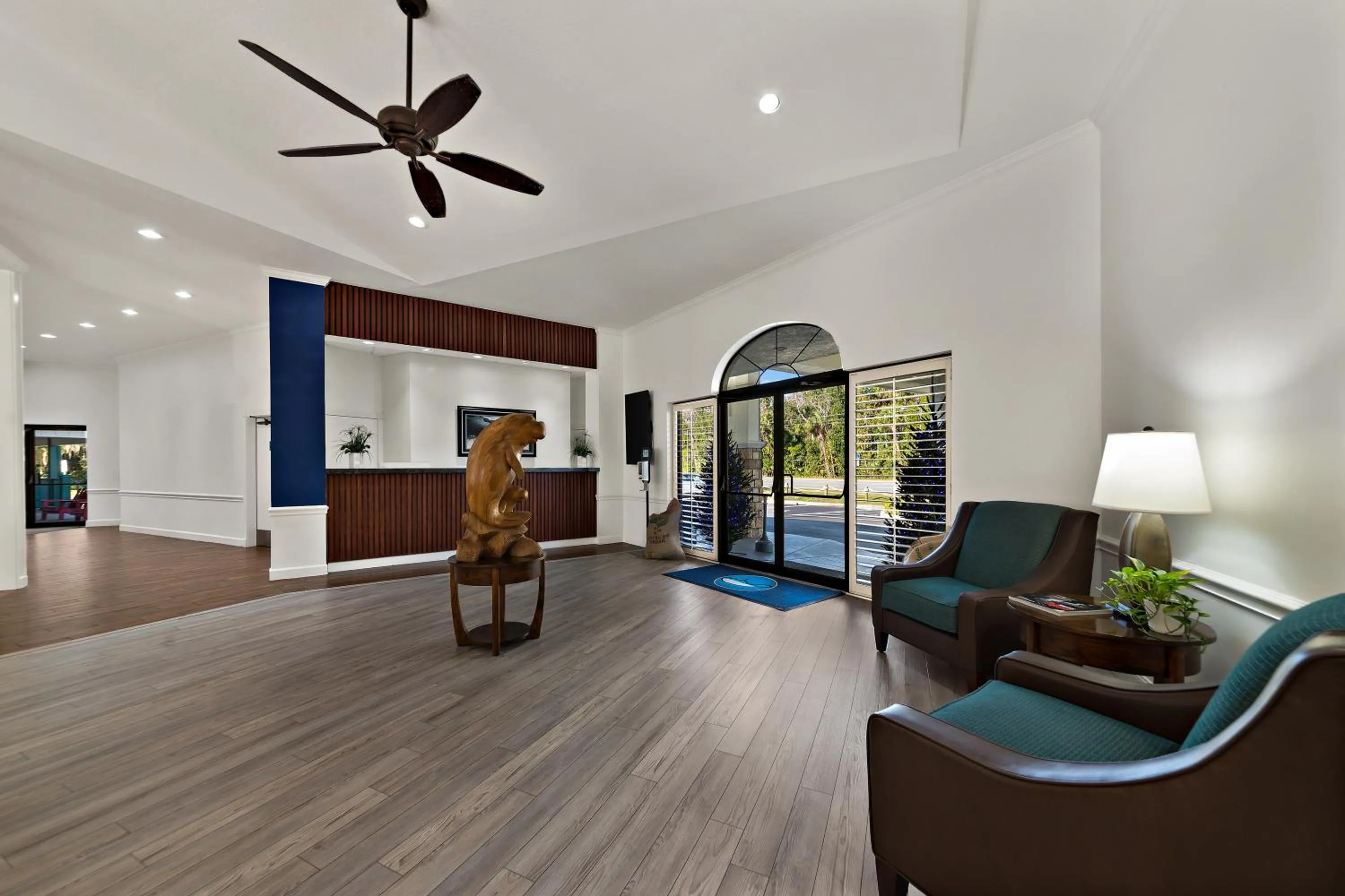 Lobby or reception in PaddleTail Waterfront Lodge, Trademark Collection by Wyndham