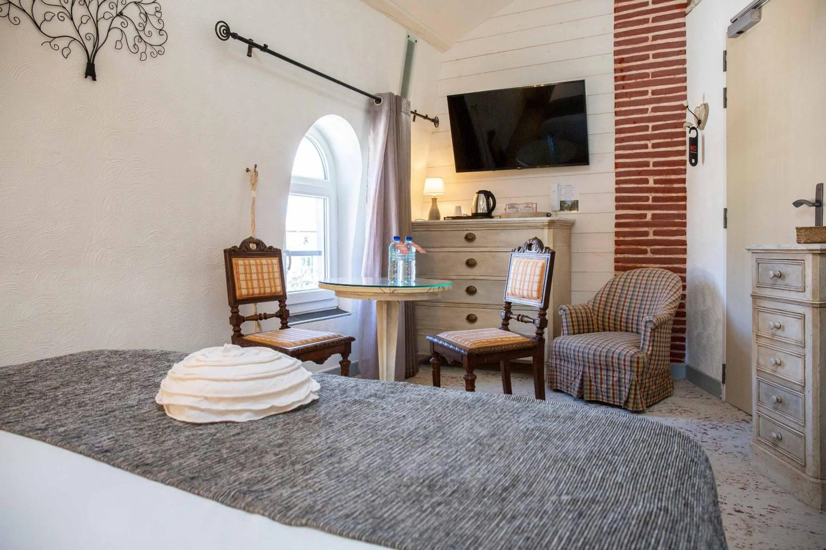 TV and multimedia, Bed in Hôtel La Casa Pairal