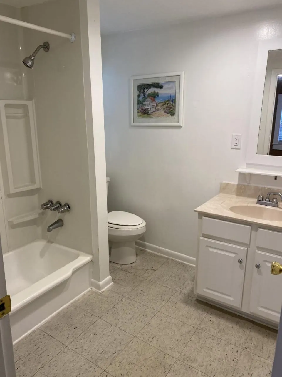 Bathroom in The Admiral Hotel/Motel