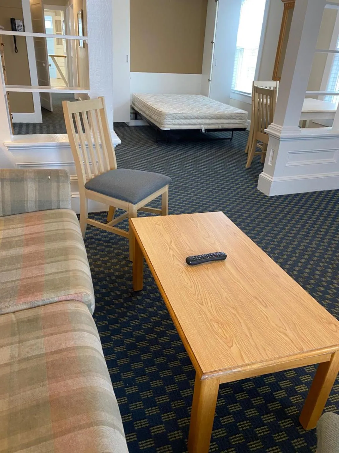 Photo of the whole room, Bed in The Admiral Hotel/Motel