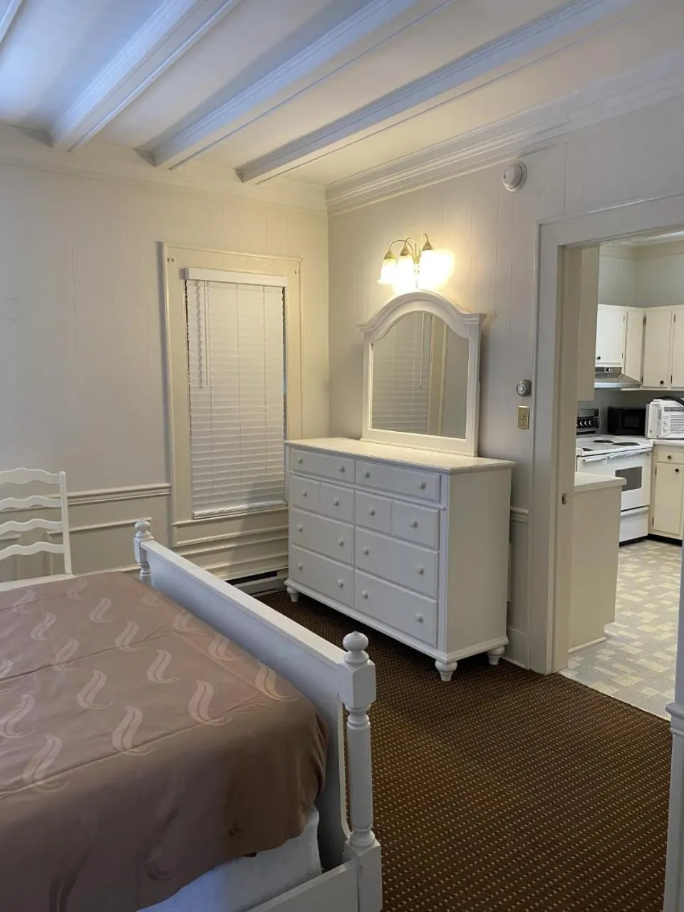 Bedroom, Bed in The Admiral Hotel/Motel