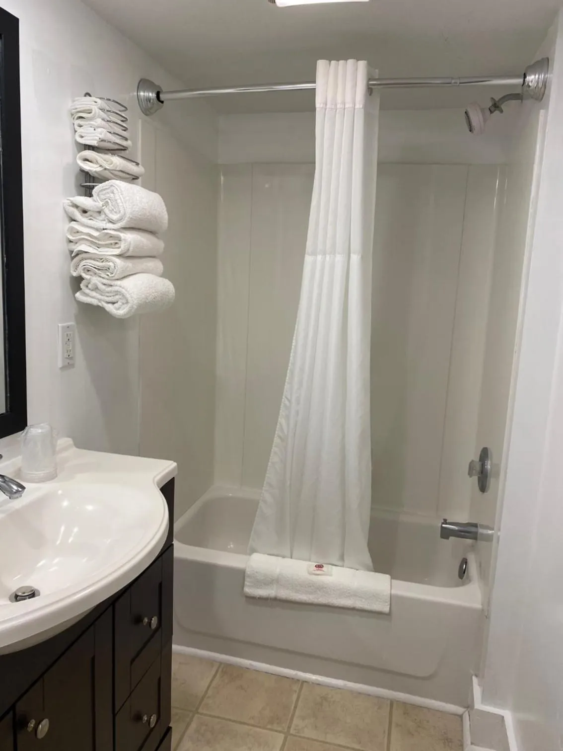 Bathroom in The Admiral Hotel/Motel