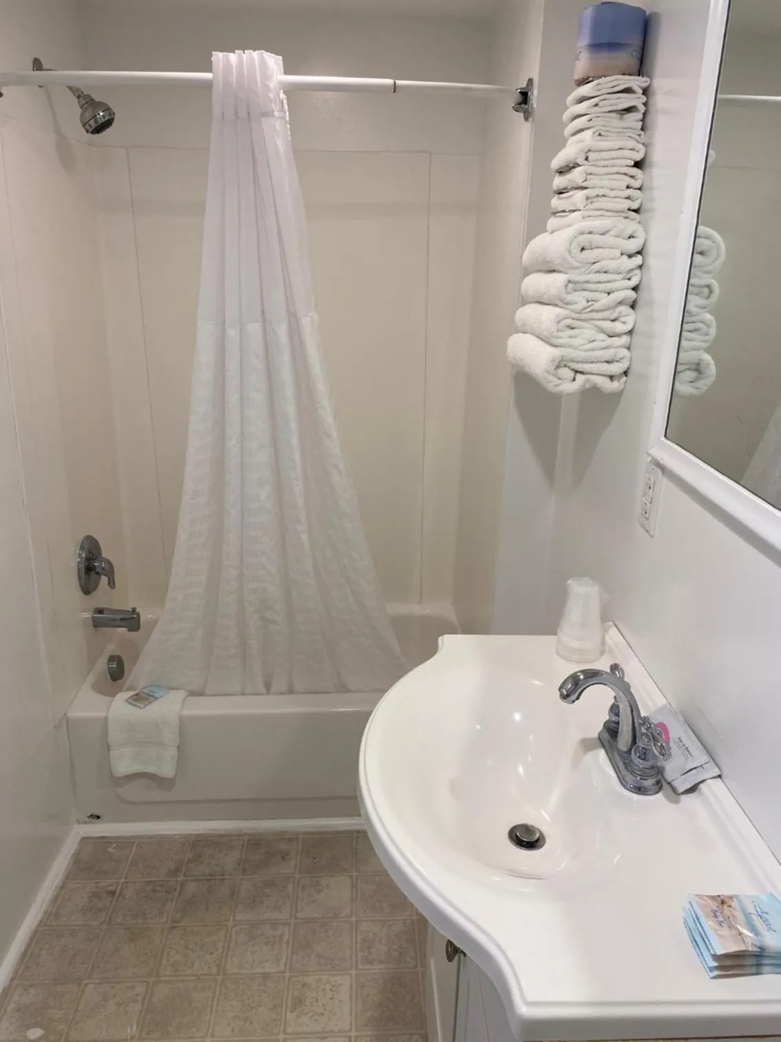 Bathroom in The Admiral Hotel/Motel