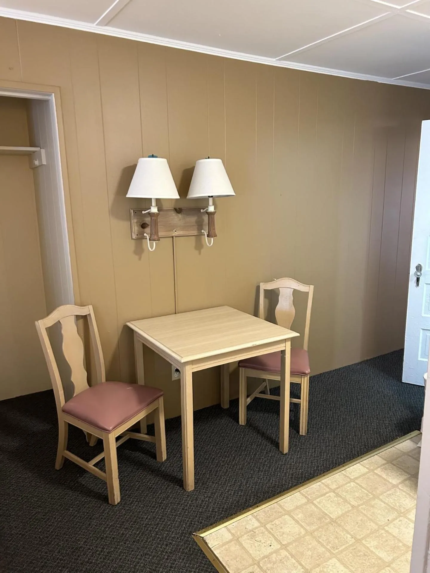 Seating area in The Admiral Hotel/Motel