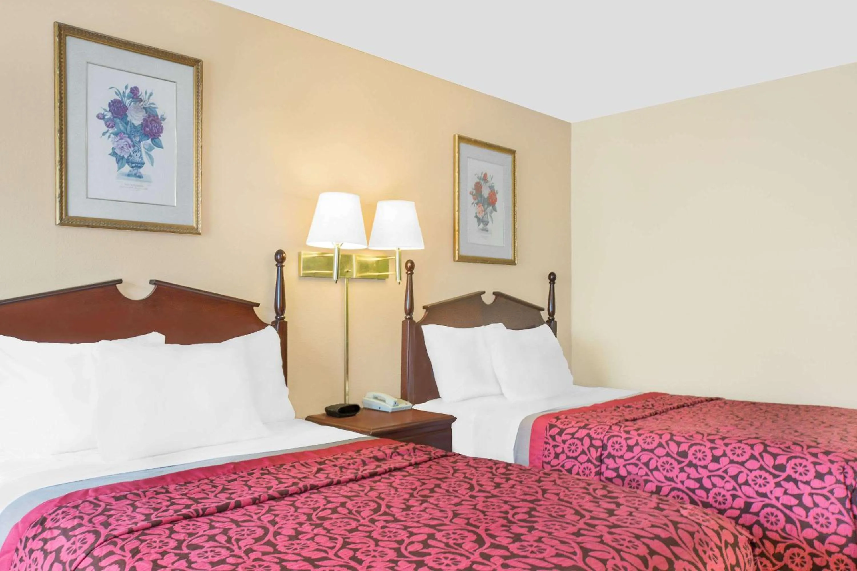 Photo of the whole room in Meridian Inn Hotel