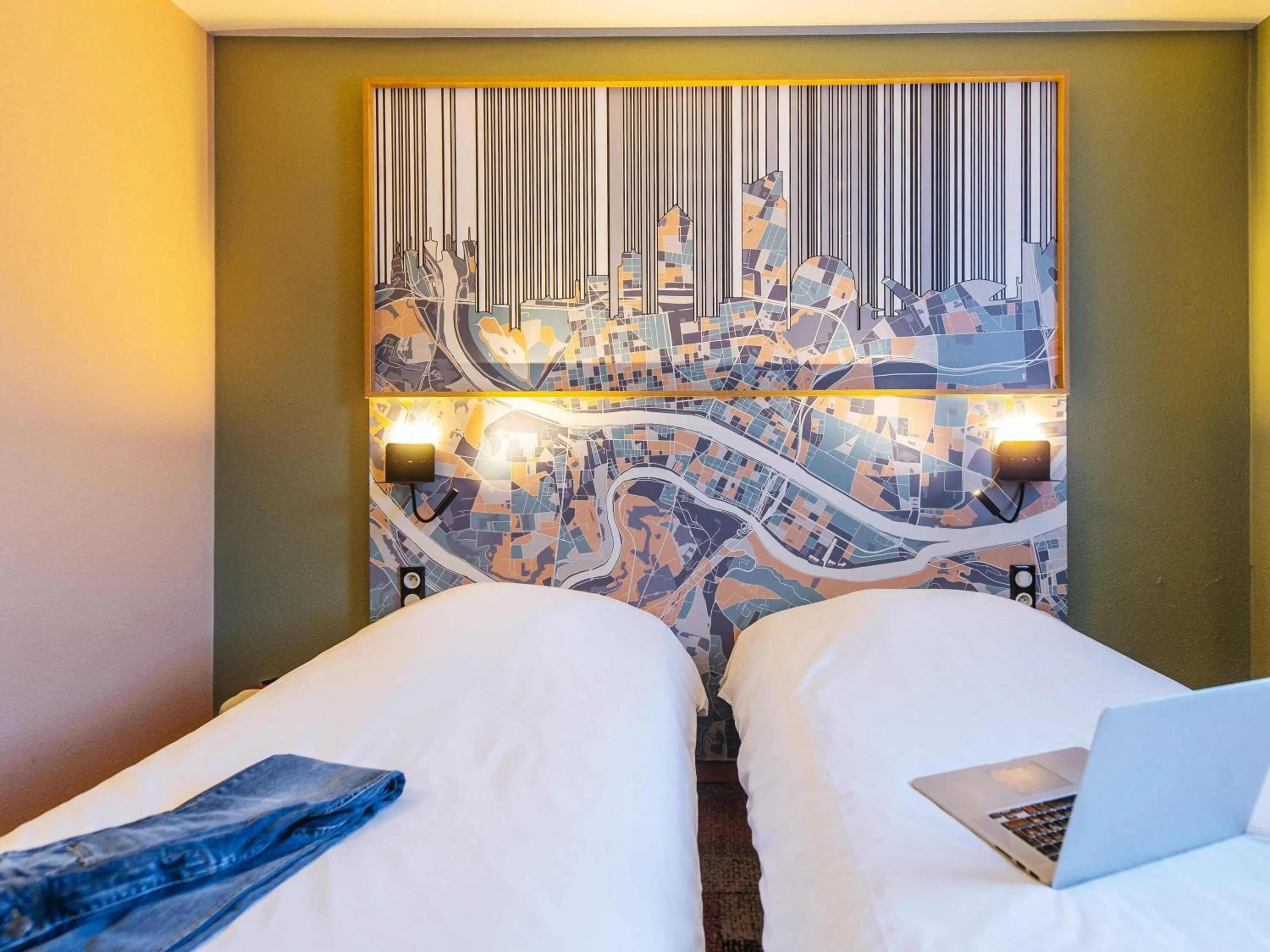 Bedroom, Bed in Ibis Styles Lyon Croix Rousse