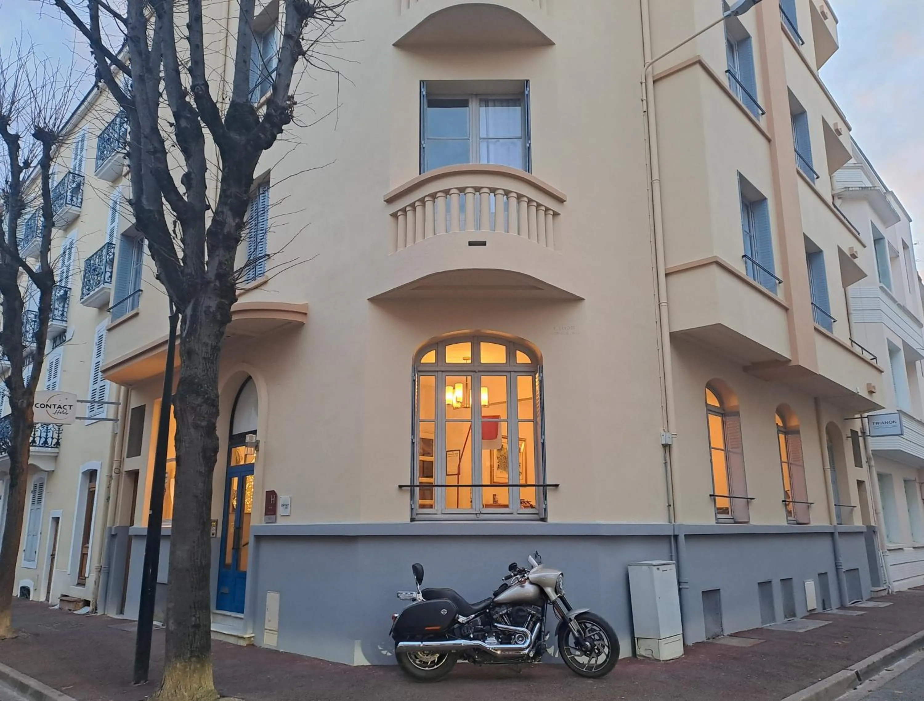 Property building in Trianon