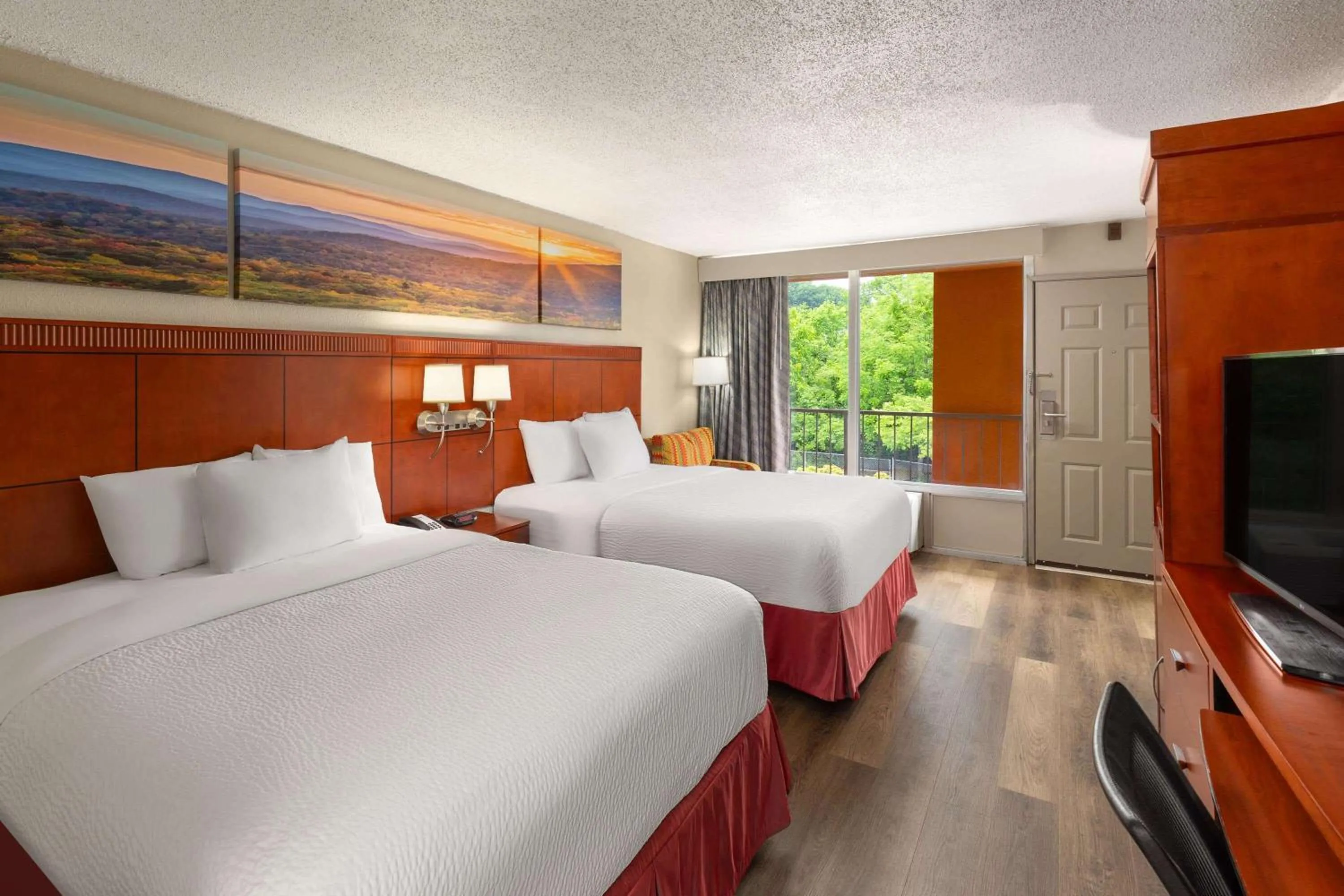 Photo of the whole room, Bed in Days Inn by Wyndham Knoxville East