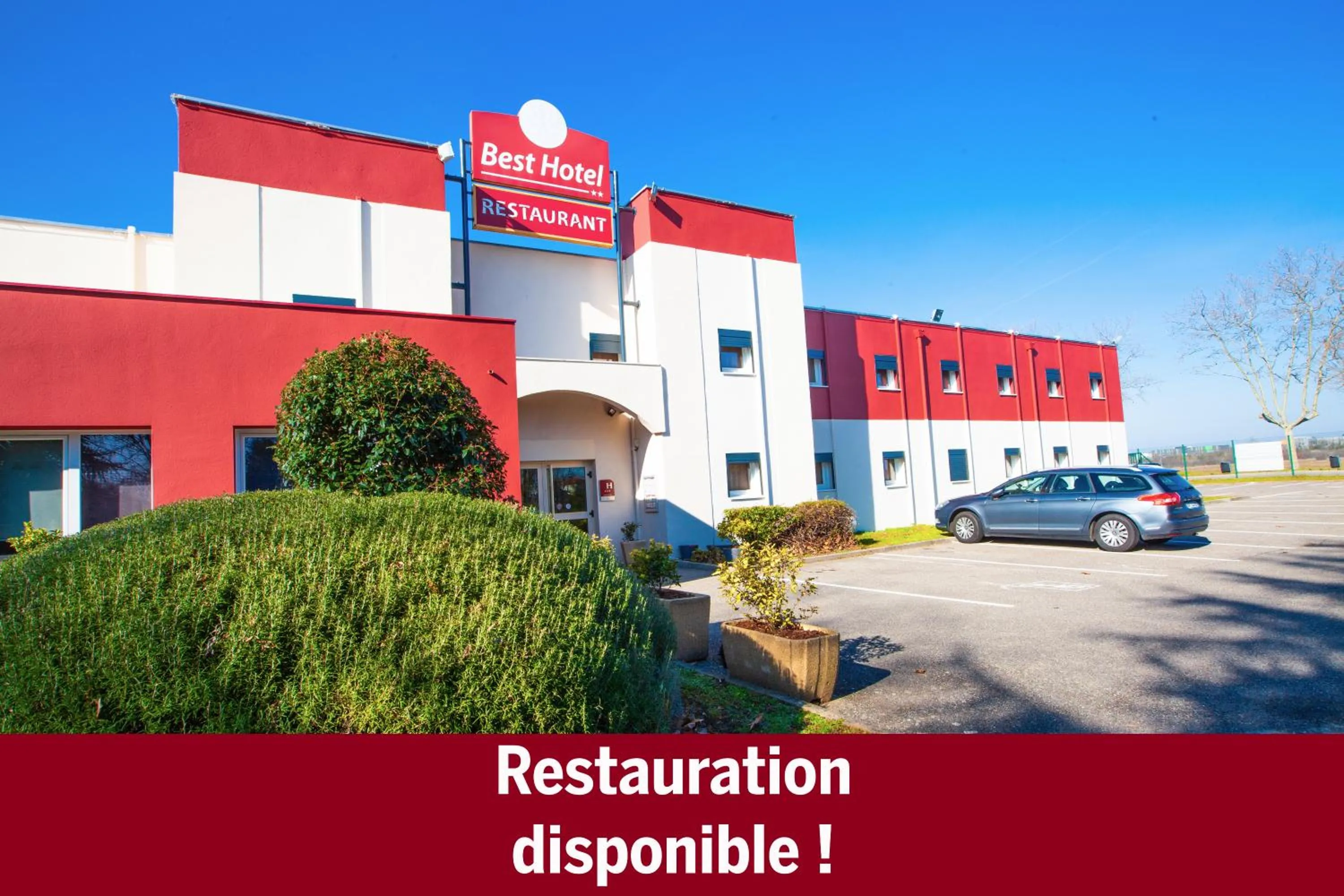 Facade/entrance in Best Hotel Lyon - Saint Priest