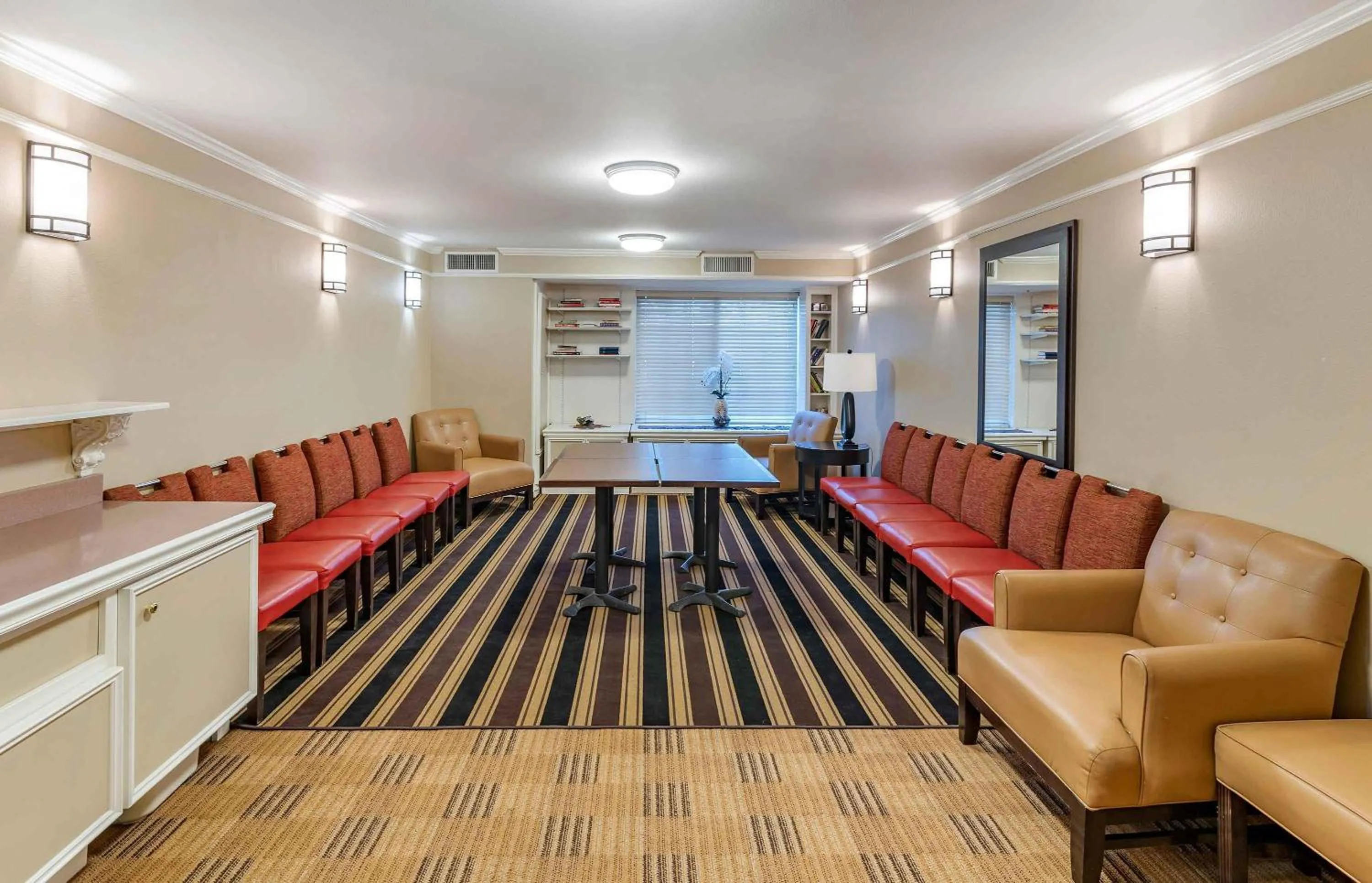 Meeting/conference room in Extended Stay America Suites - San Francisco - San Carlos