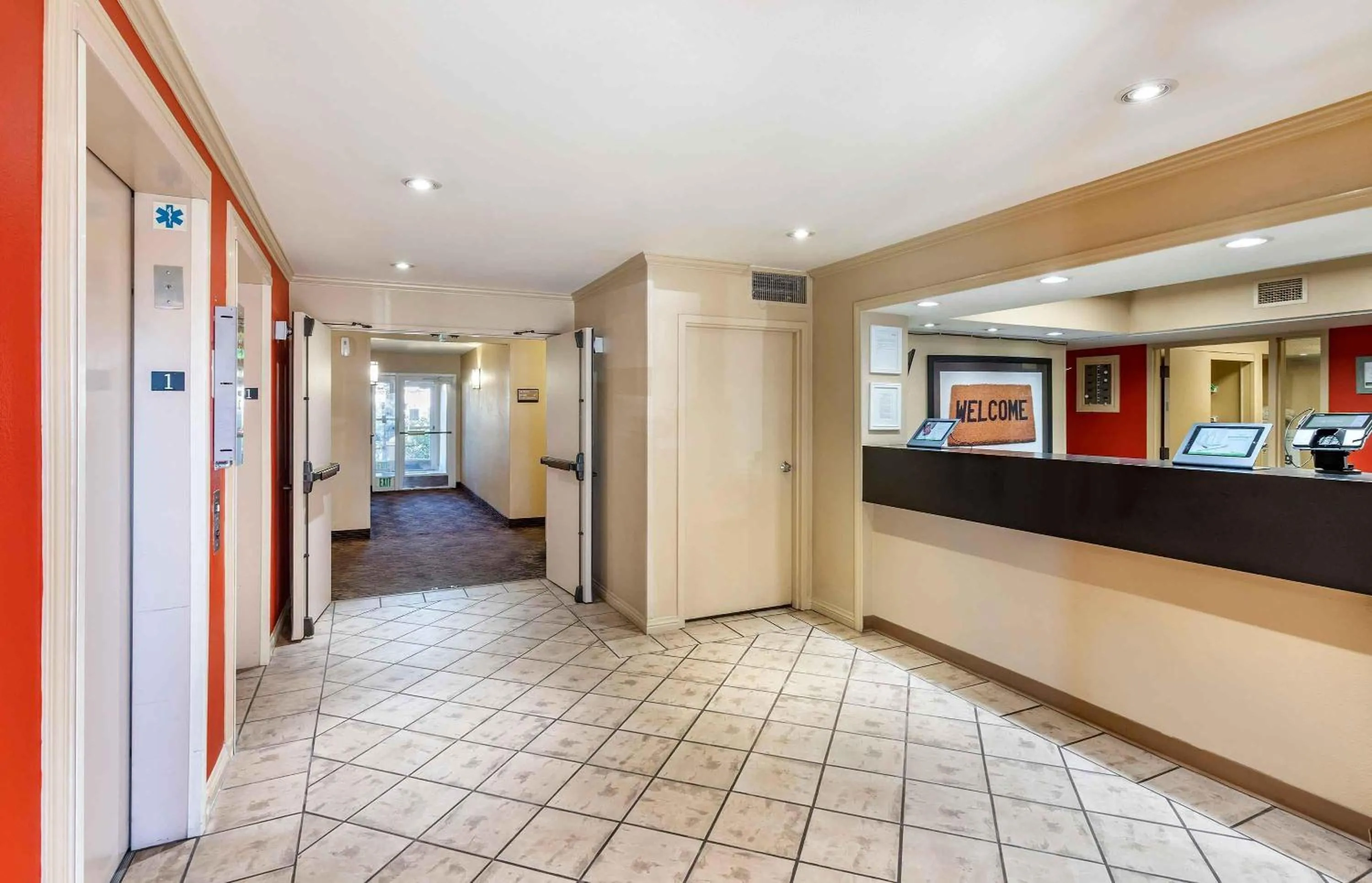 Lobby or reception in Extended Stay America Suites - San Francisco - San Carlos