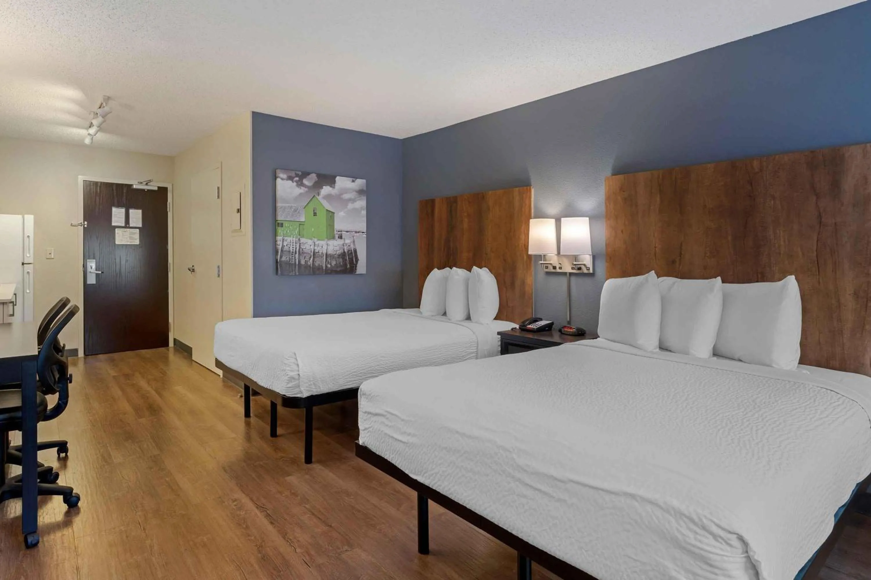 Bedroom, Bed in Extended Stay America Suites - San Francisco - San Carlos