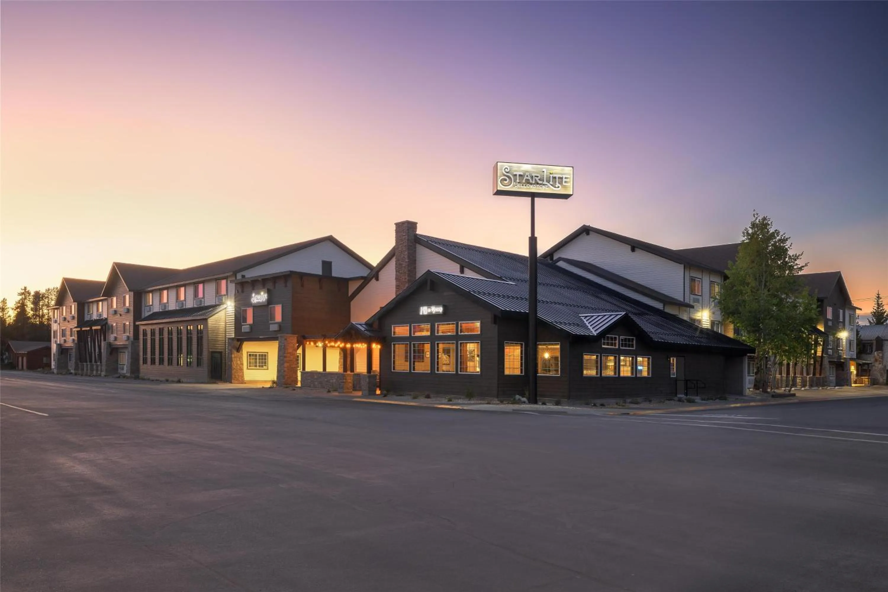 Property building in Starlite Yellowstone, Tapestry Collection by Hilton