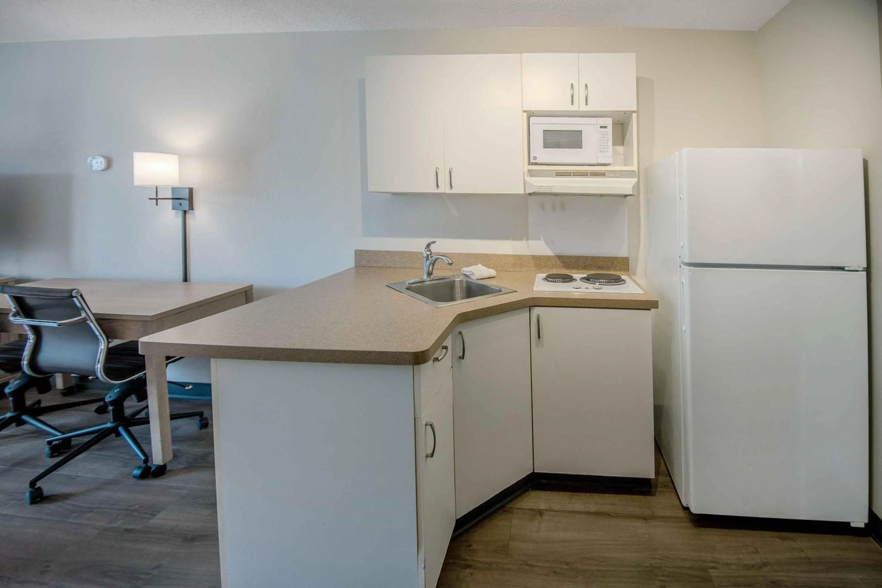 Kitchen or kitchenette in Extended Stay America Suites - Red Bank - Middletown