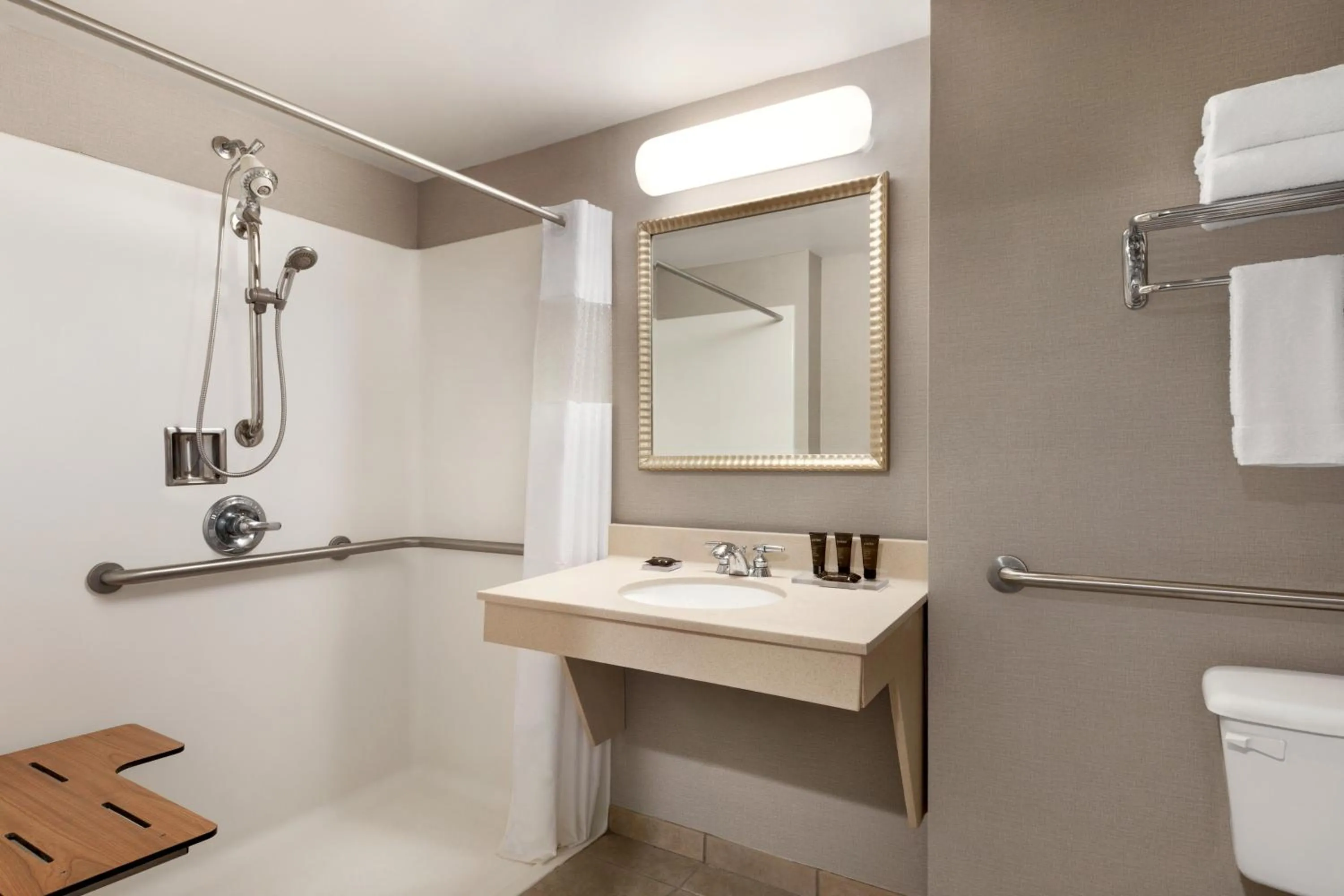 Shower in Wingate by Wyndham Bridgeport Clarksburg