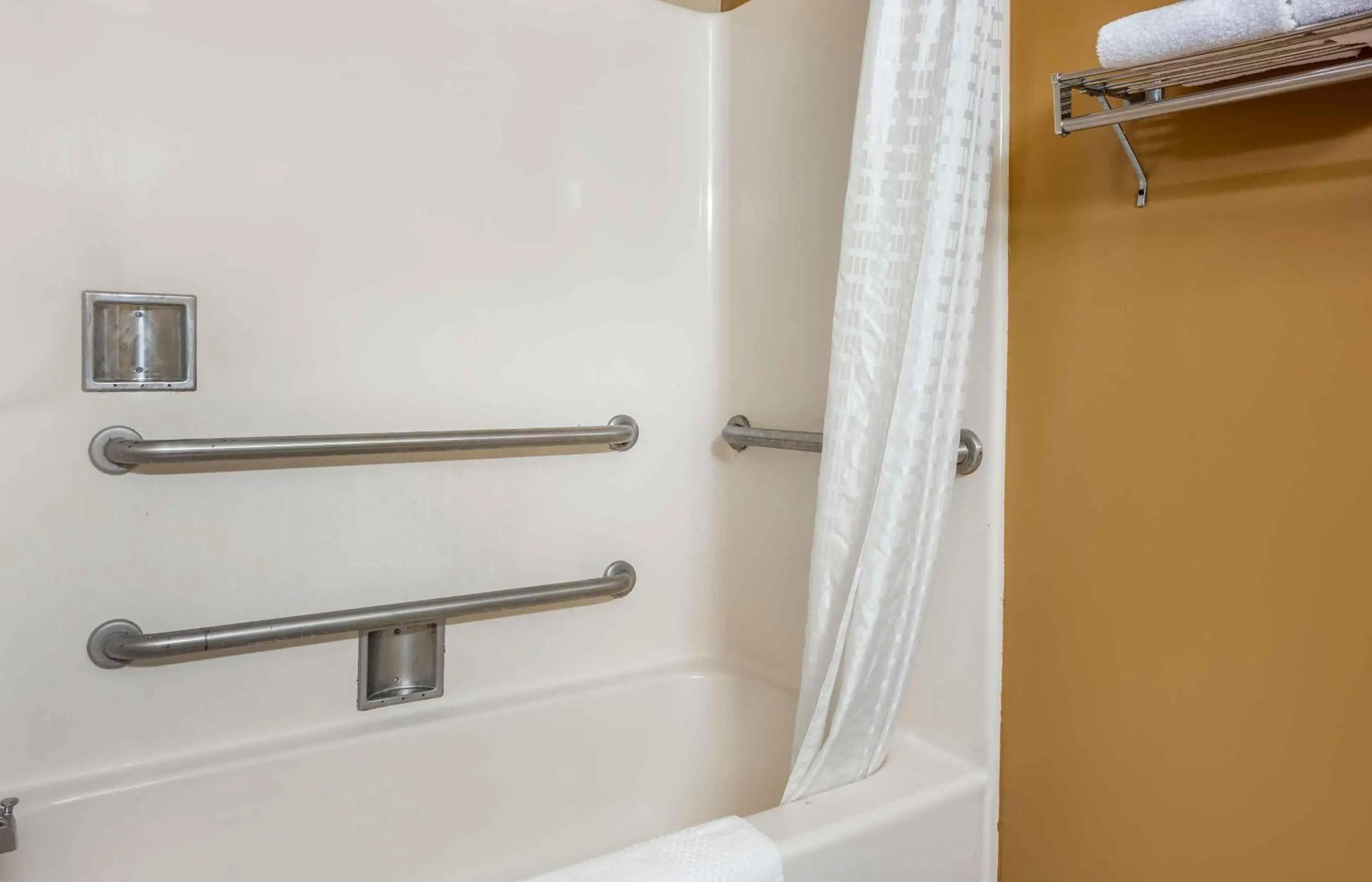 Bathroom in Extended Stay America Suites - Pittsburgh - Carnegie