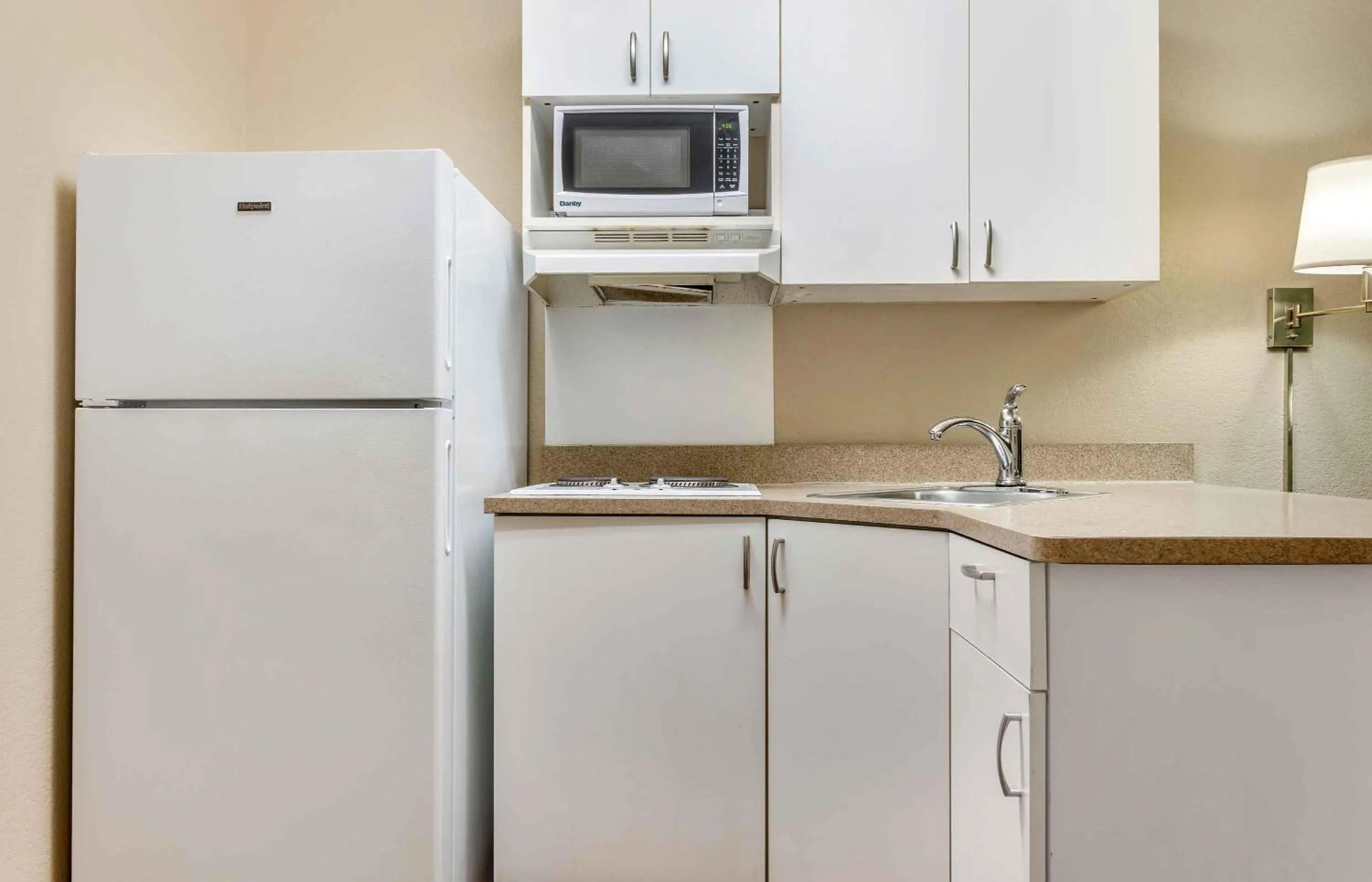 Kitchen or kitchenette in Extended Stay America Suites - Pittsburgh - Carnegie