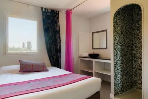 Bed in The Originals Boutique, Hôtel Les Quatre Salines, Le Mont Saint-Michel Sud