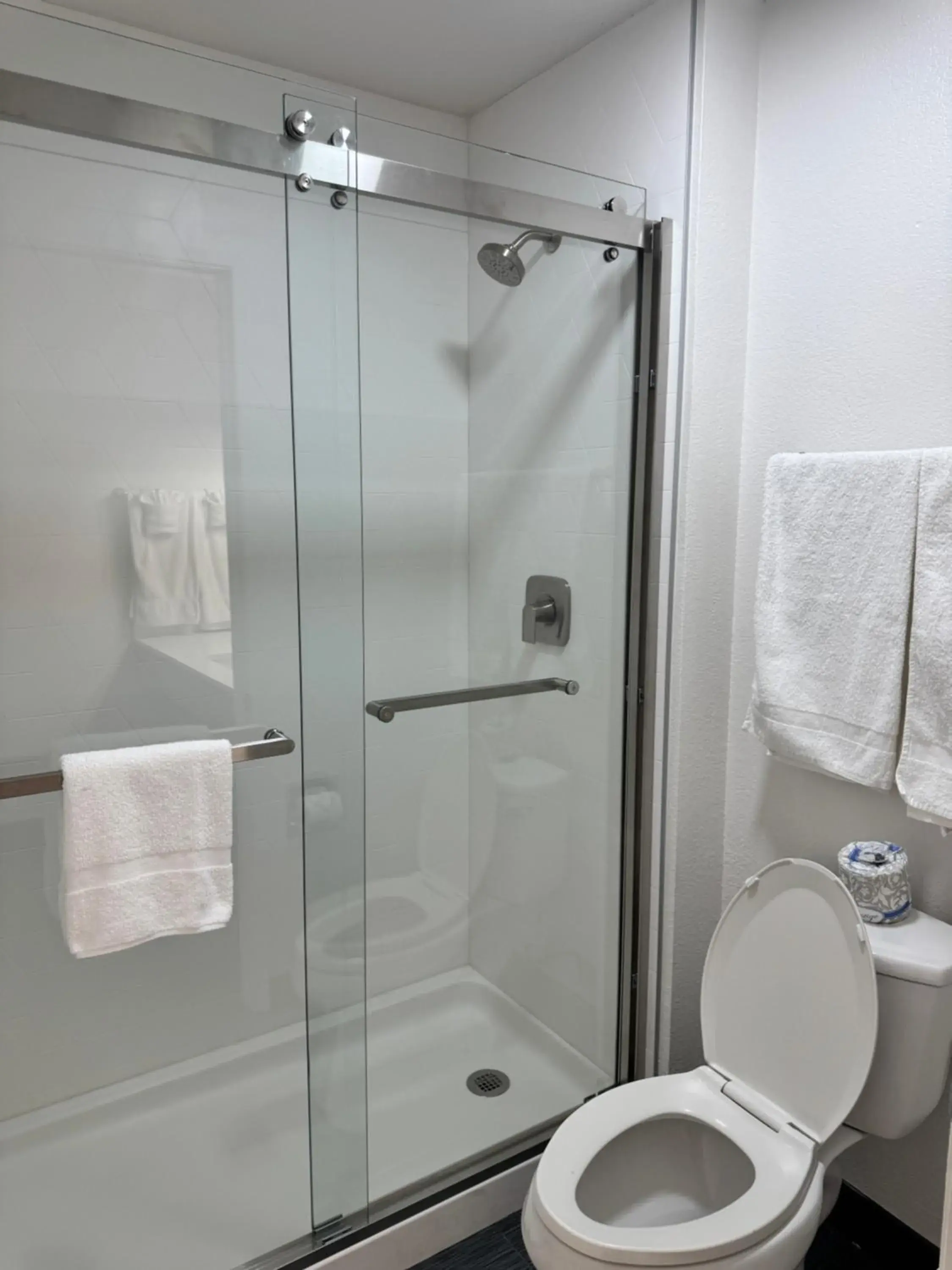 King Room - Non Smoking in Rodeway Inn & Suites Thousand Palms - Rancho Mirage King Room - Non Smoking in Rodeway Inn & Suites Thousand Palms - Rancho Mirage