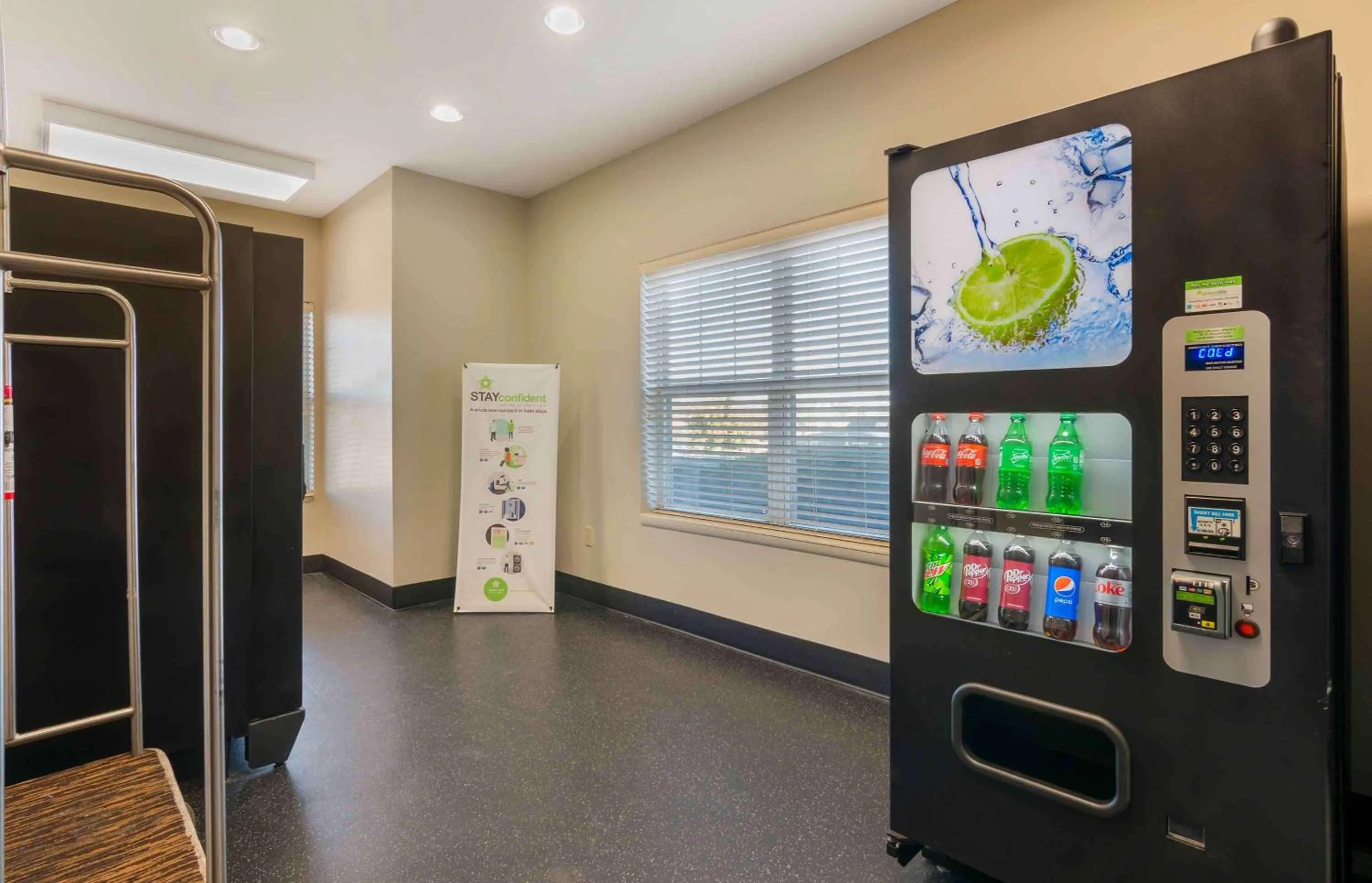 Property building in Extended Stay America Suites - Kansas City - Lenexa - 87th St