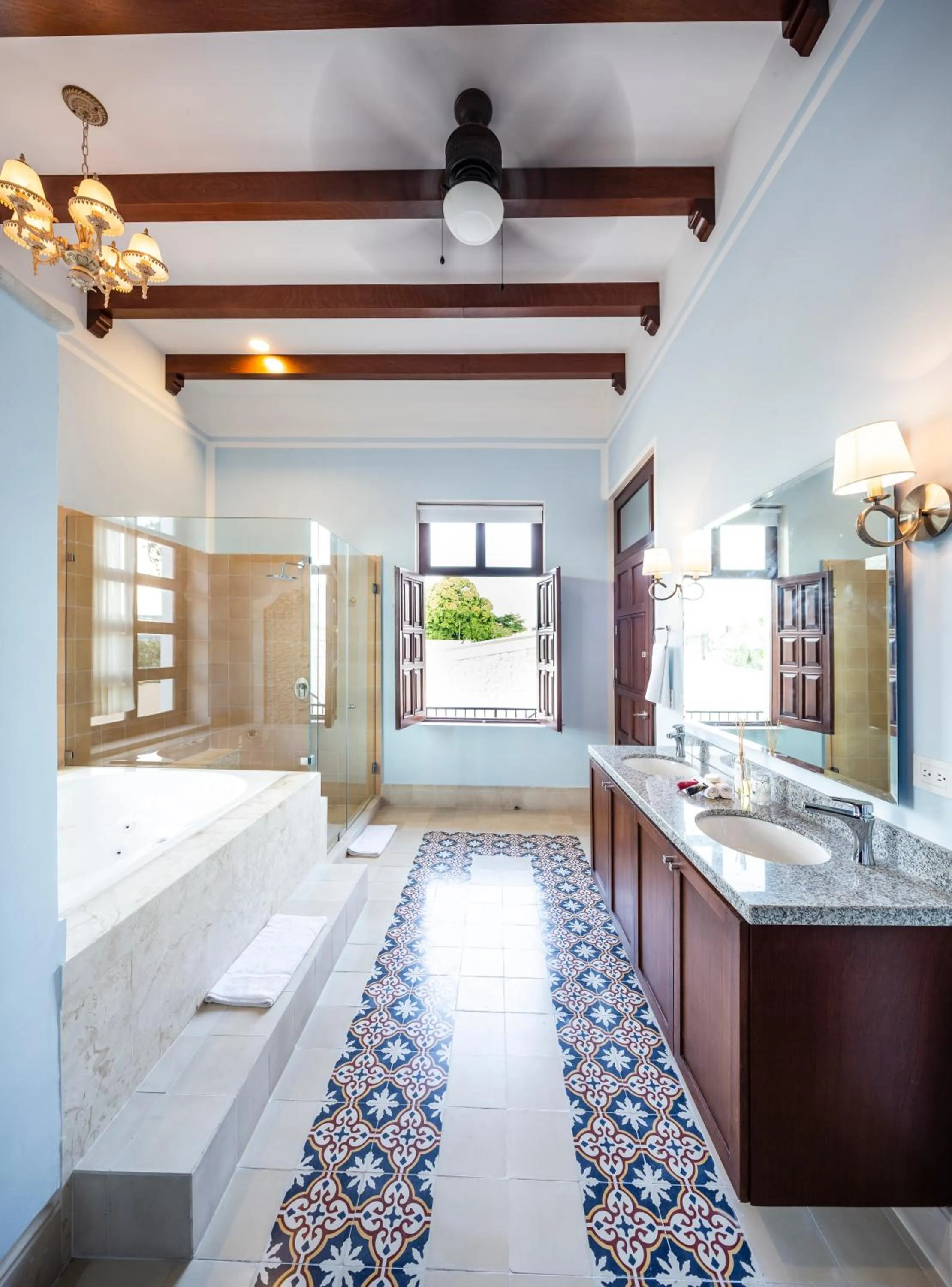 Shower, Bed in Casa Tavera- Adults Only