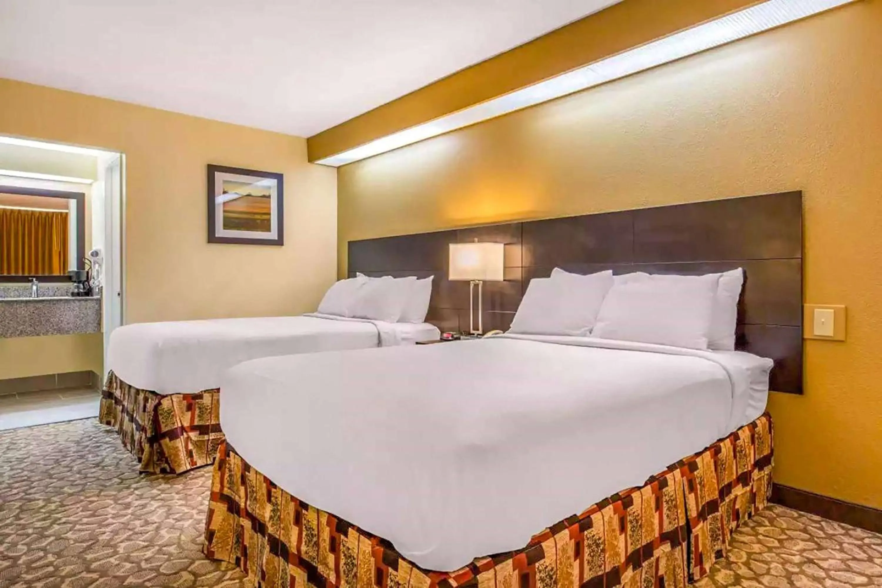 Photo of the whole room, Bed in Ramada by Wyndham Santee I-95